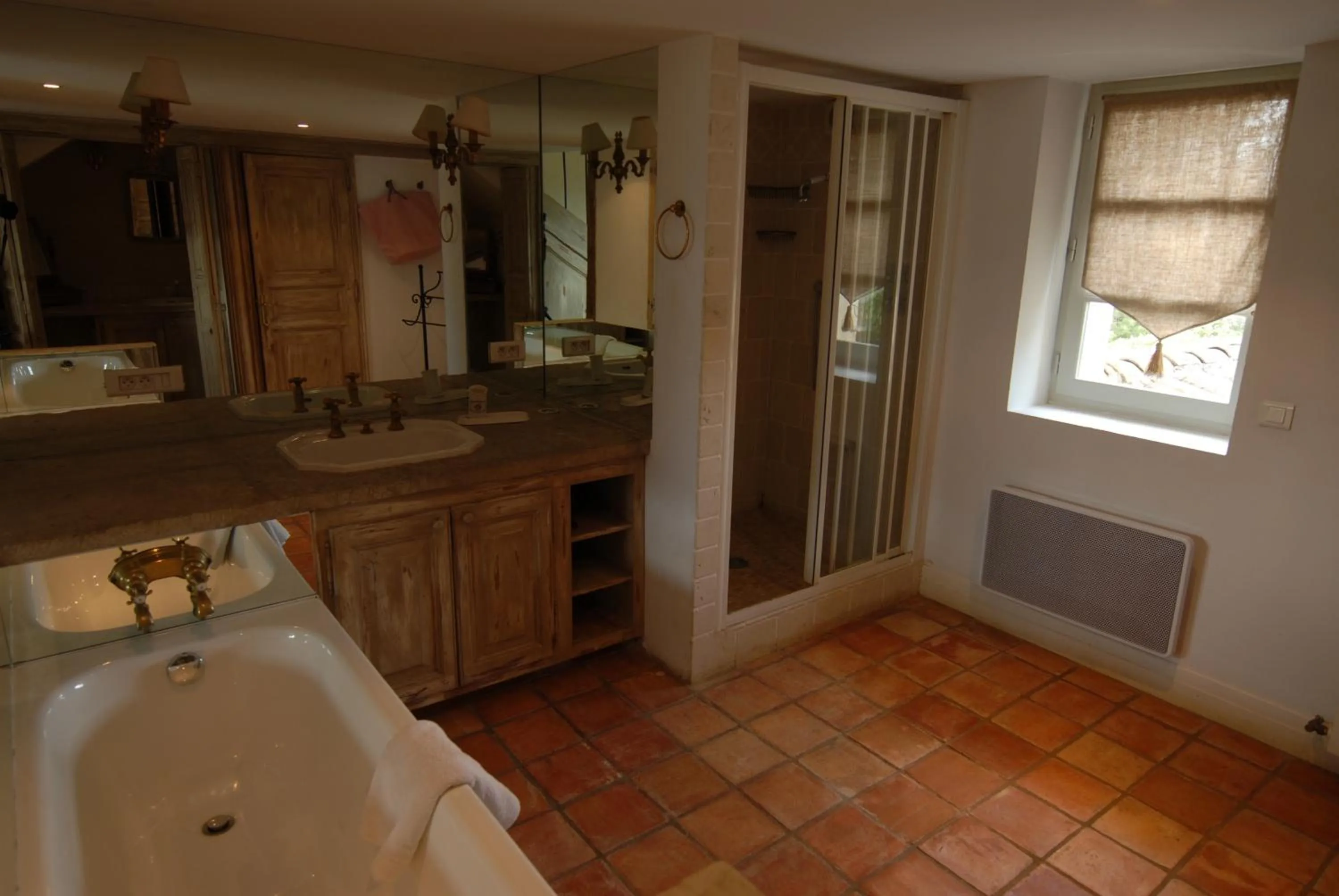 Photo of the whole room in Clos De La Fontaine