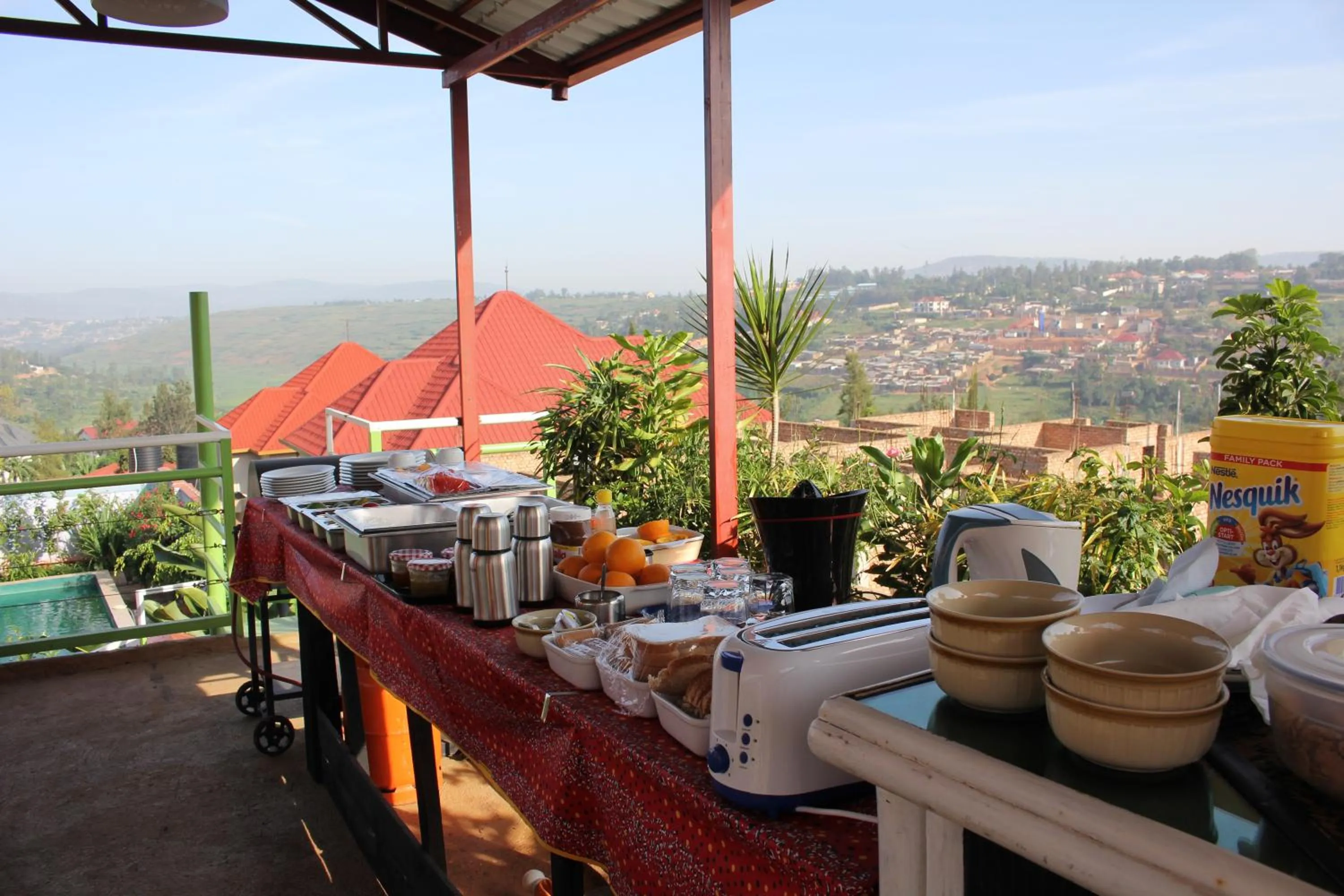 Breakfast in Umusambi B&B