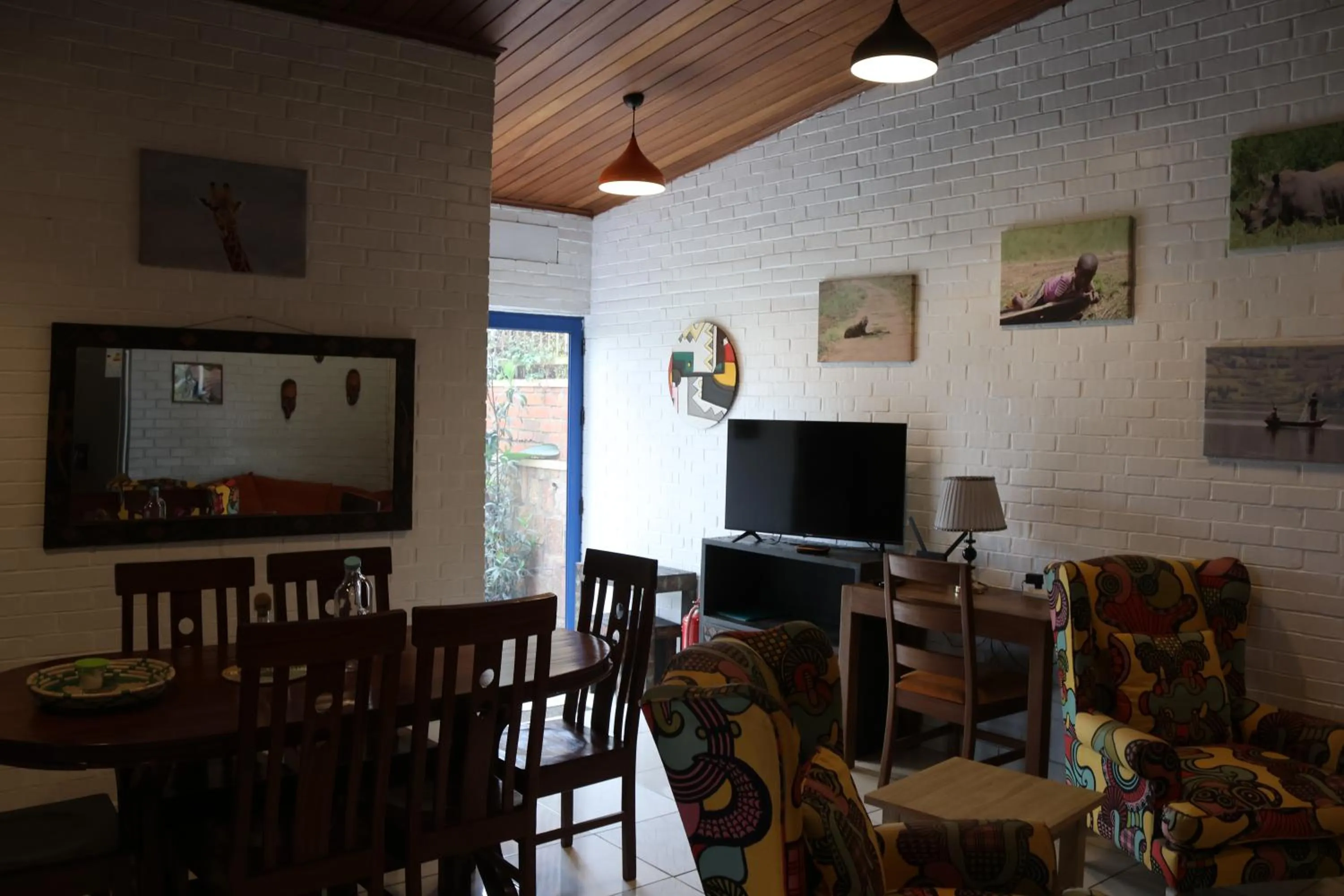 TV and multimedia in Umusambi B&B