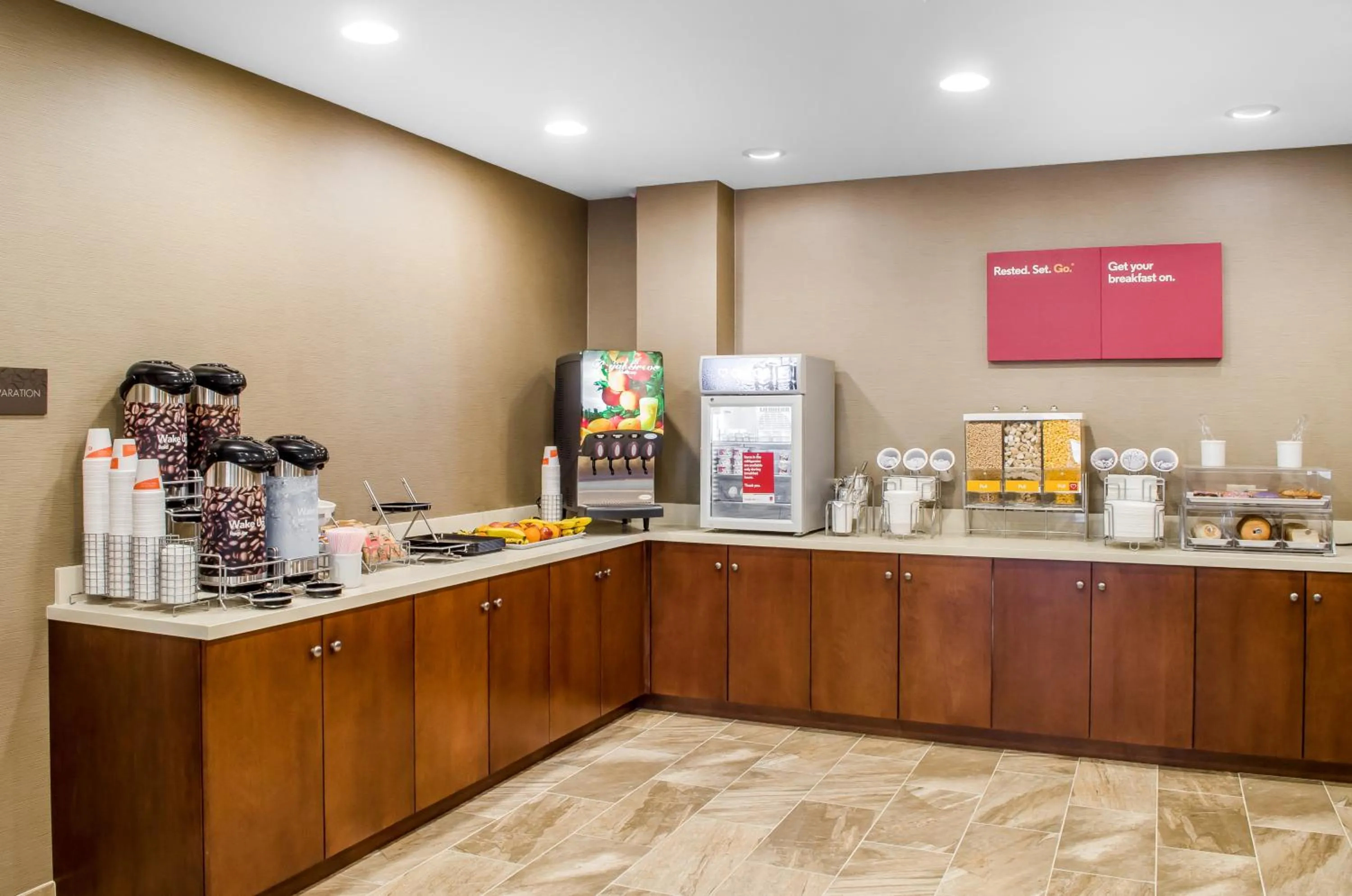 Food in Comfort Suites Manheim - Lancaster