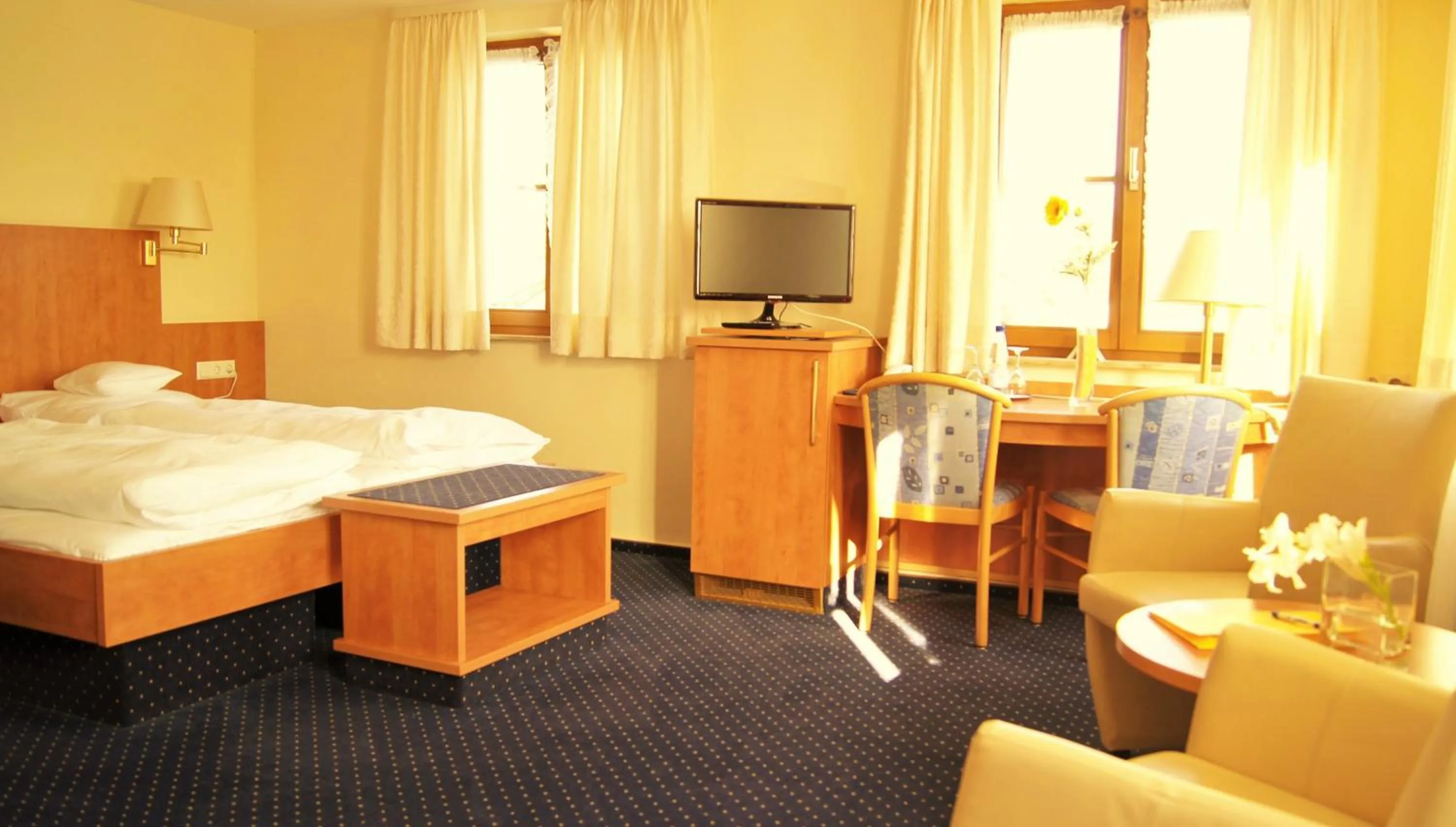 Day, Bed in Hotel Gasthof Kreuz