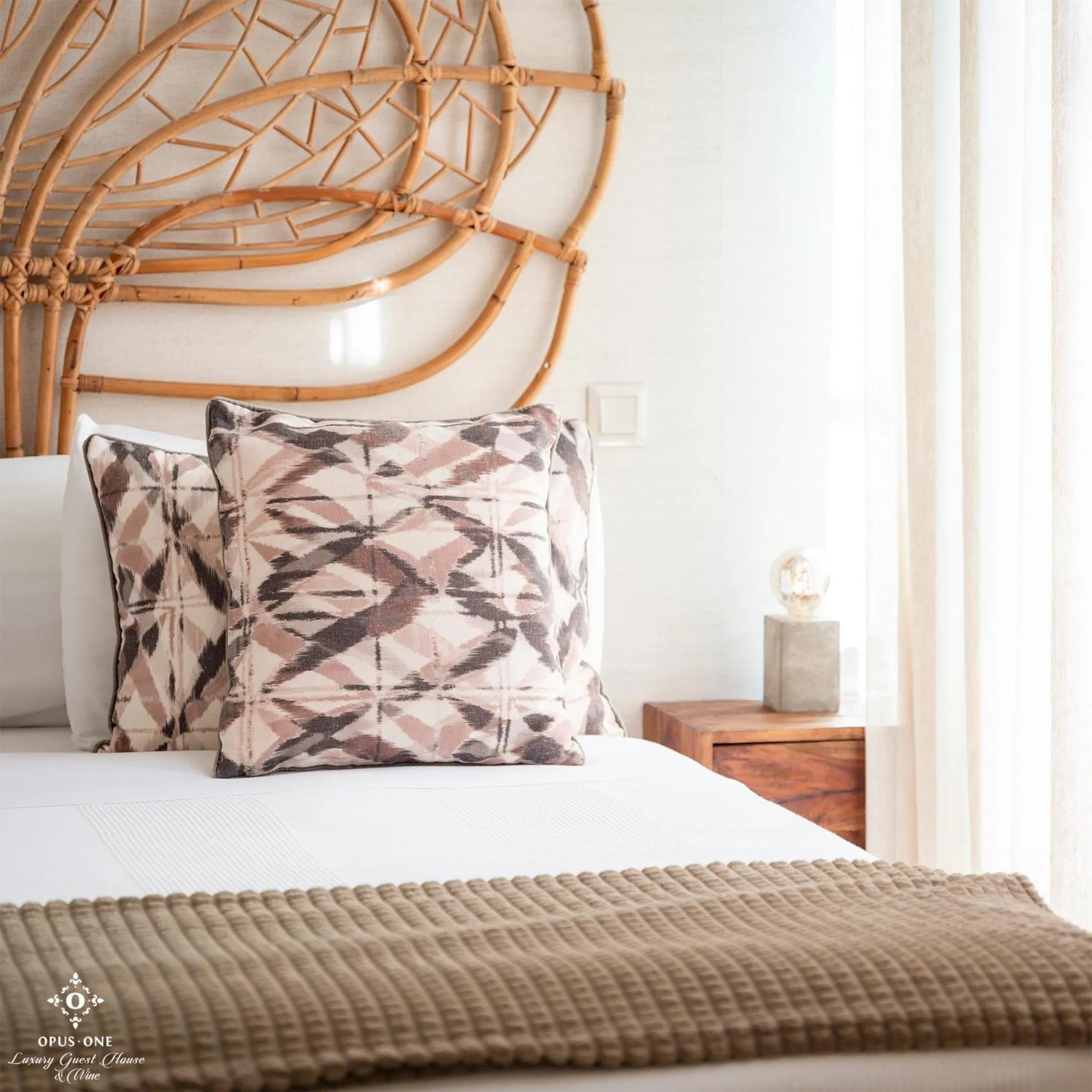 Opus One Luxury Guest House & Wine