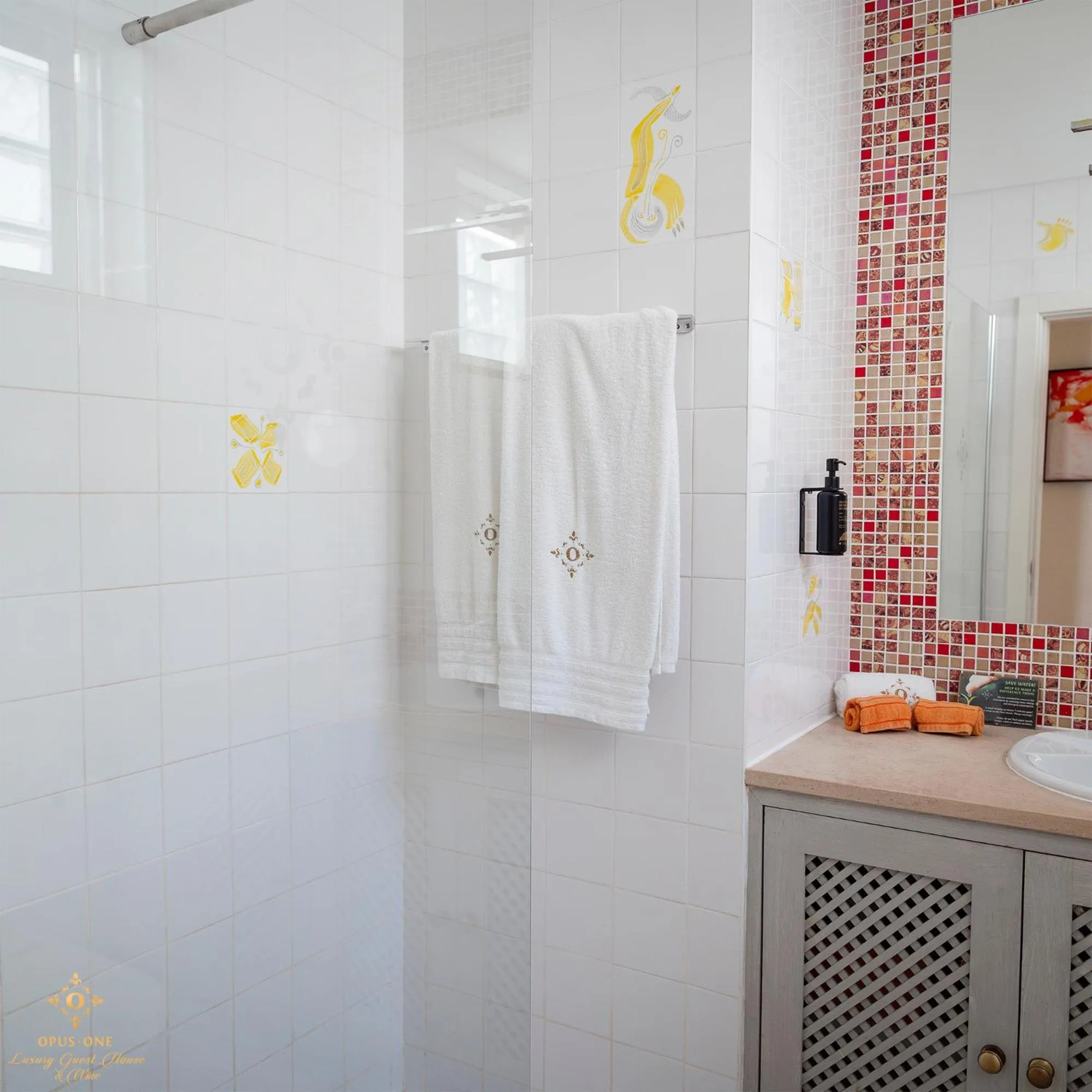 Opus One Luxury Guest House & Wine