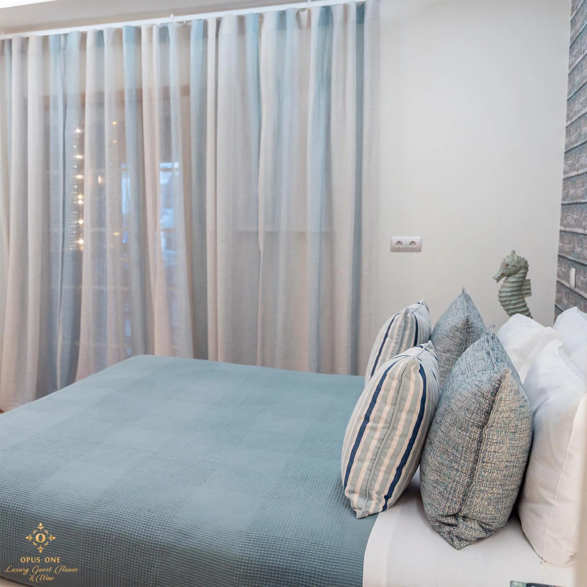 Opus One Luxury Guest House & Wine