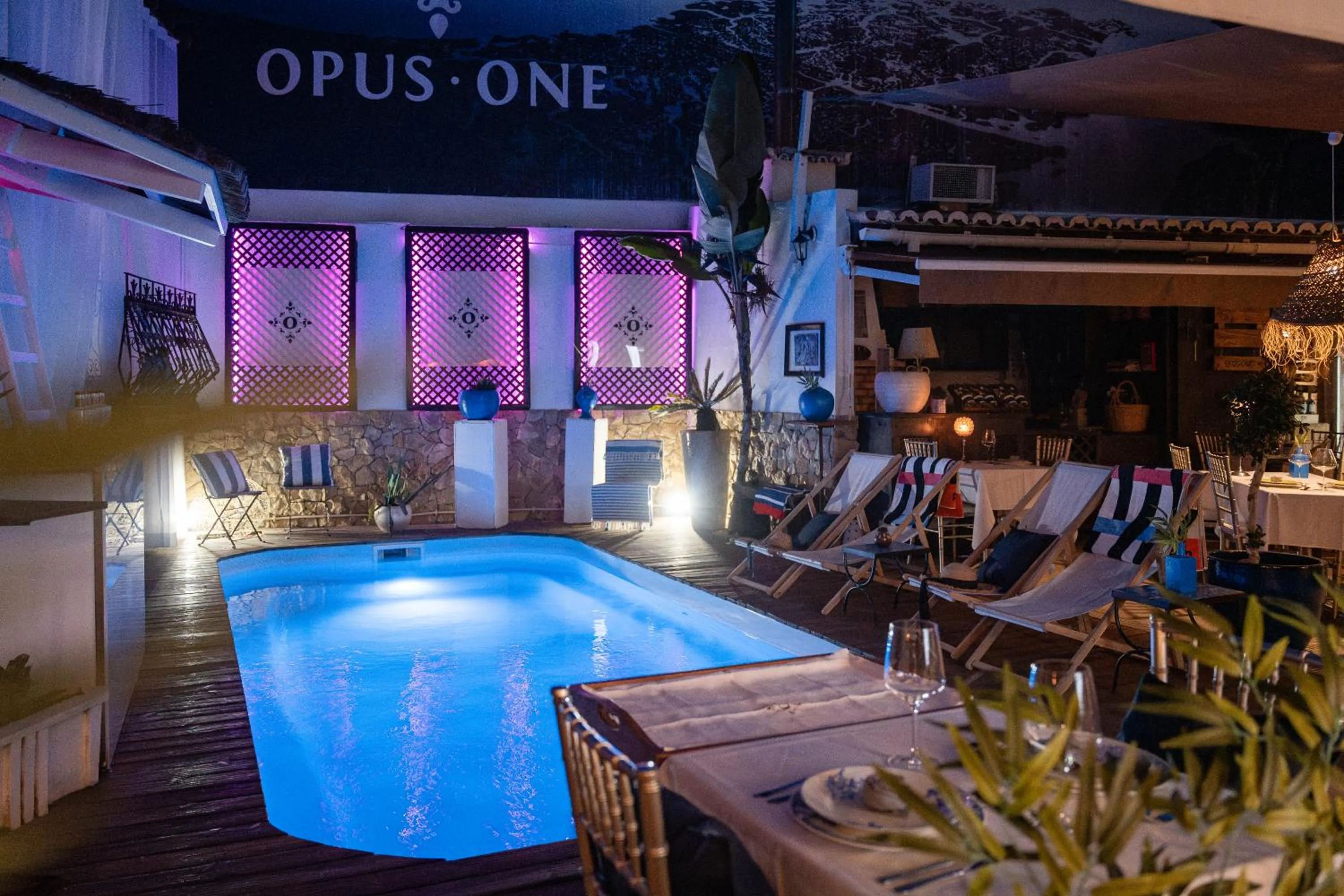 Opus One Luxury Guest House & Wine