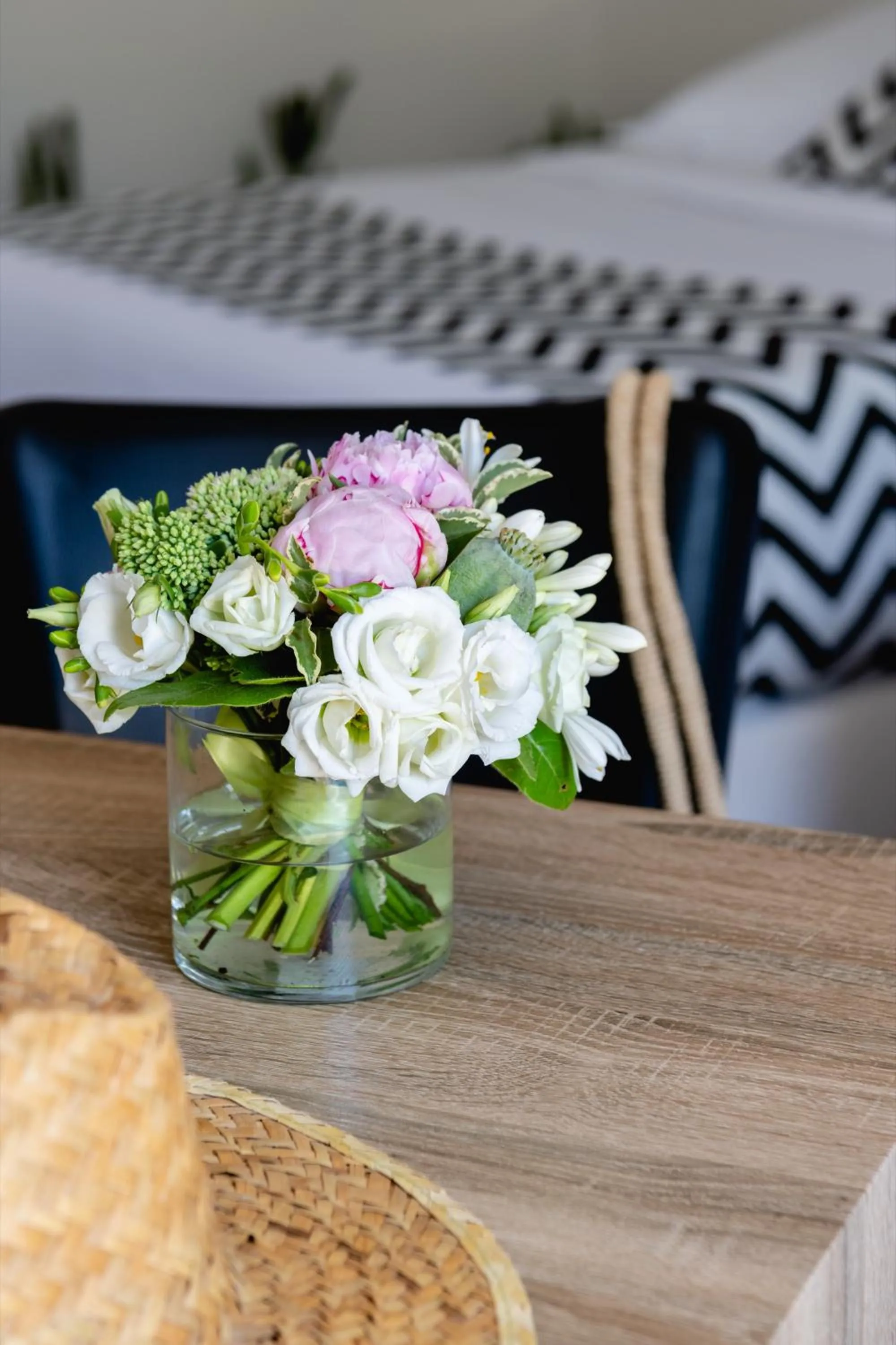 Bedroom in Les Volets Rouges - Hôtel Cassis - Situé dans le Parc National des Calanques - Parking Gratuit