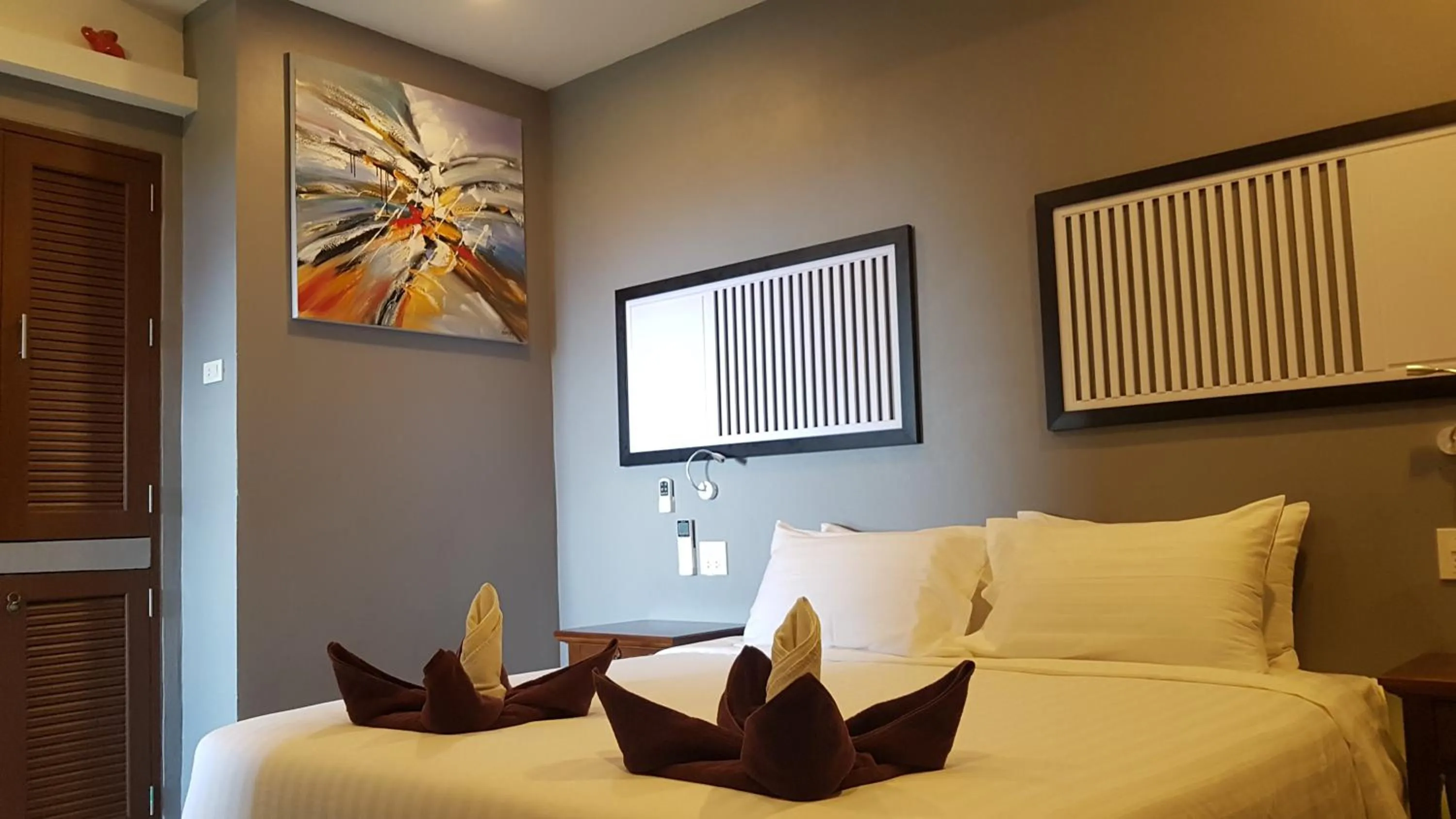 Bed in Balcony Villa