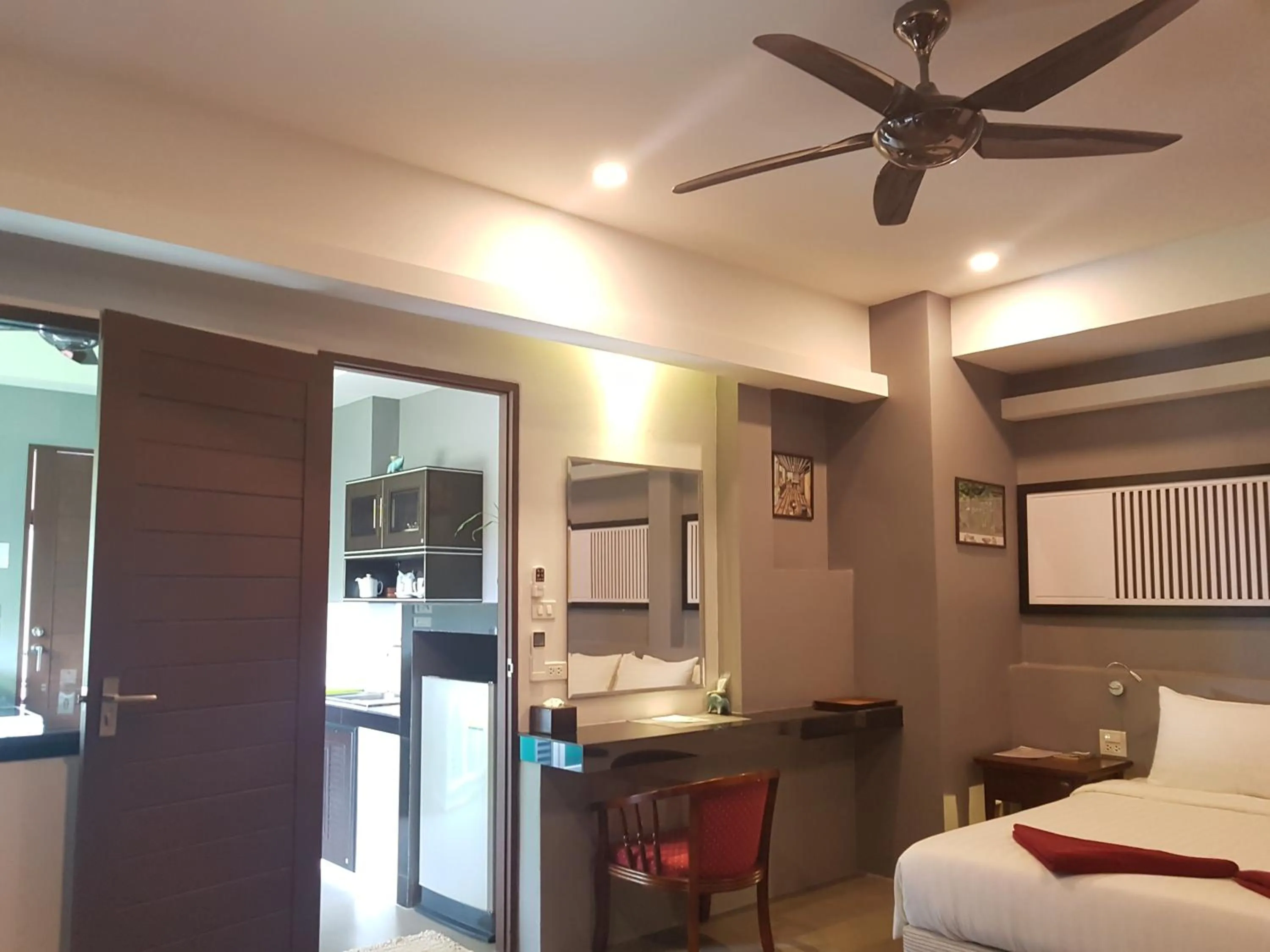 Photo of the whole room, Bed in Balcony Villa