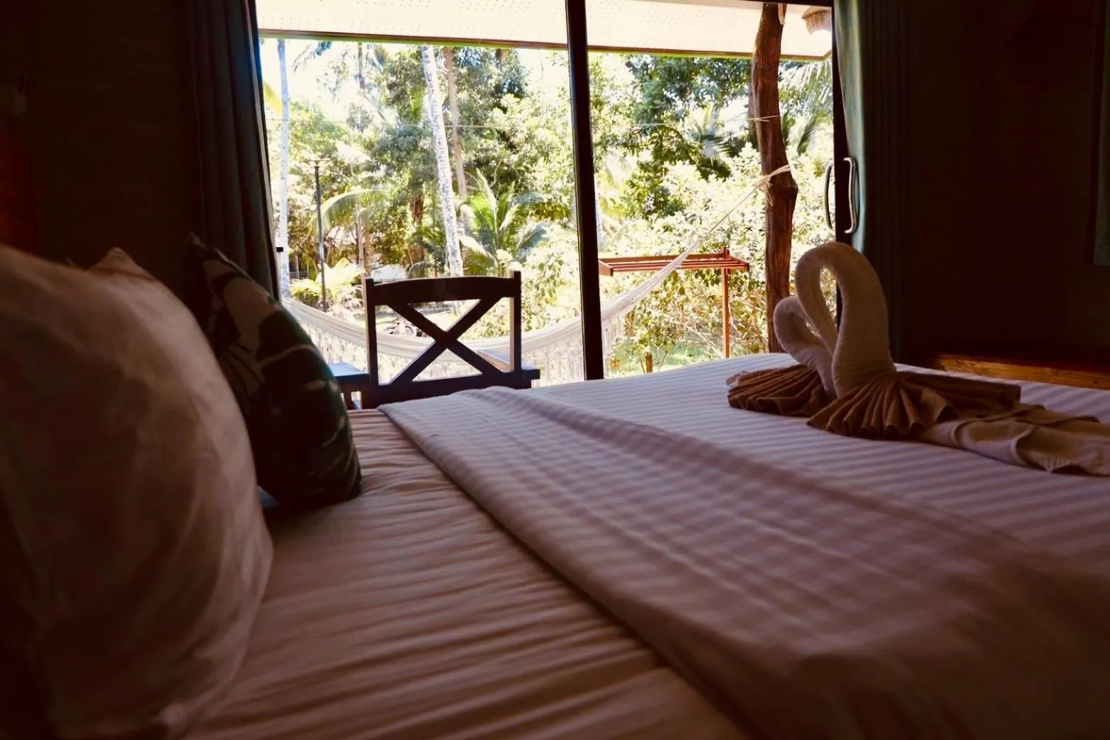 Bed in Suan Maprao Ko Kut Resort