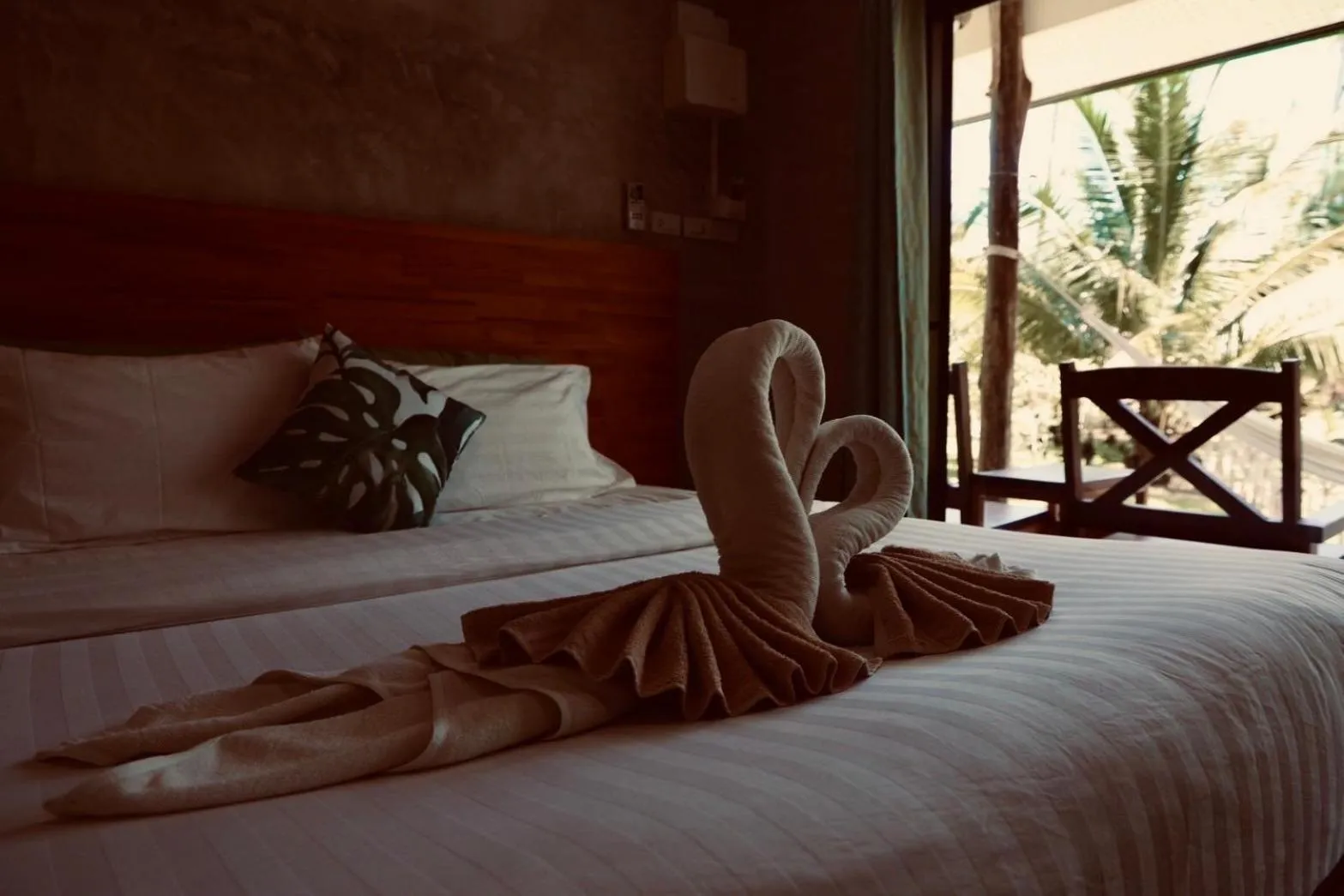 Bed in Suan Maprao Ko Kut Resort