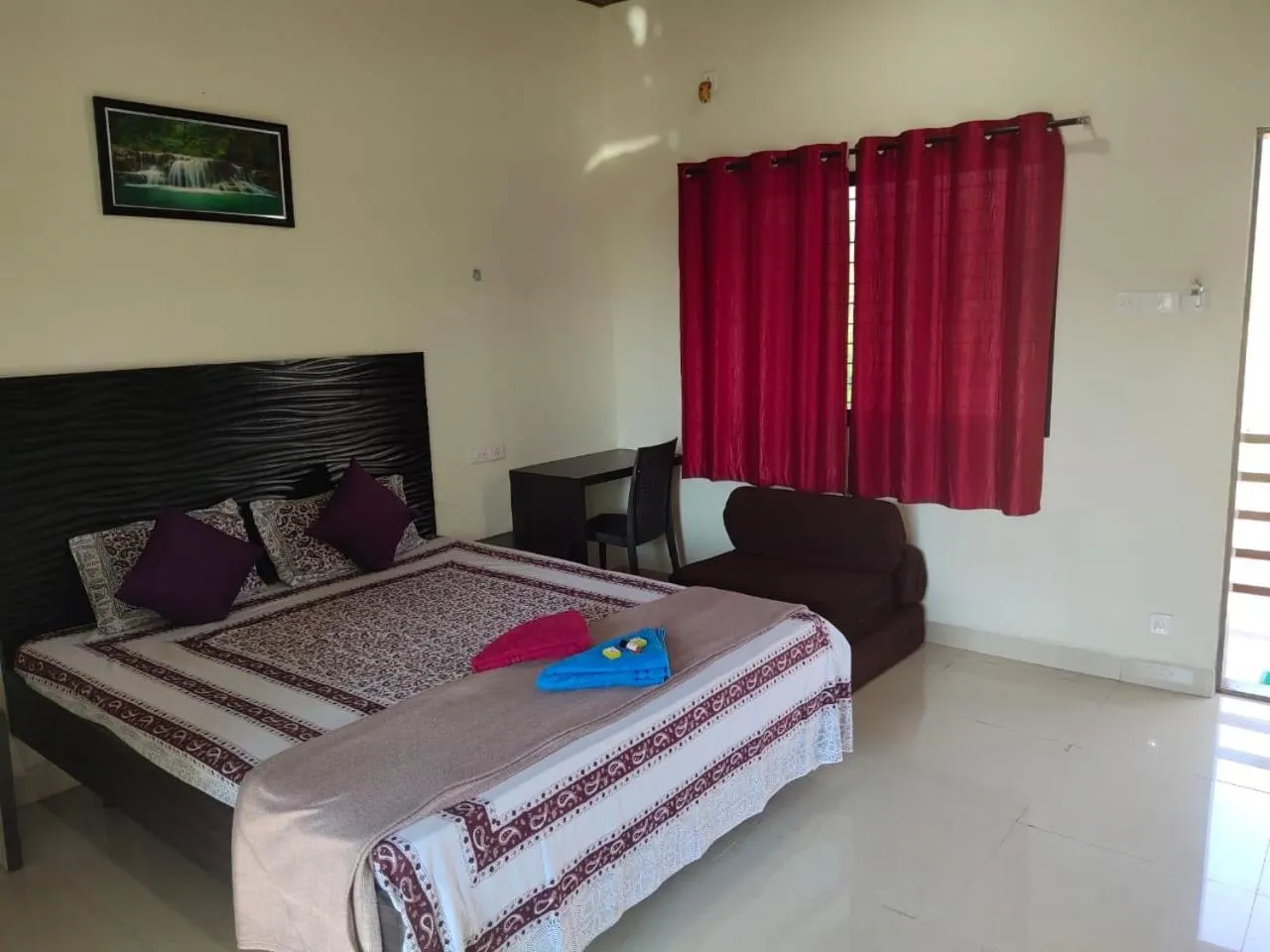 Bed in Whistling Waves Beach Resort