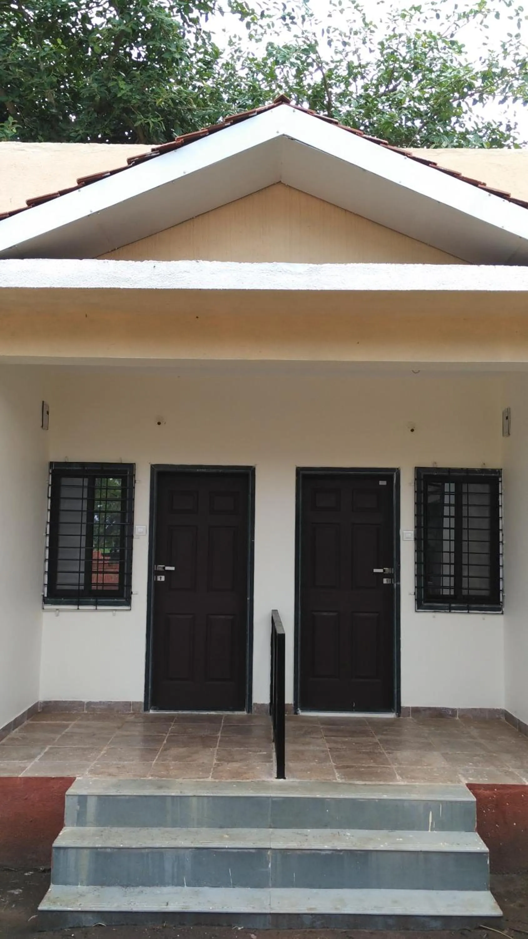Facade/entrance in Whistling Waves Beach Resort