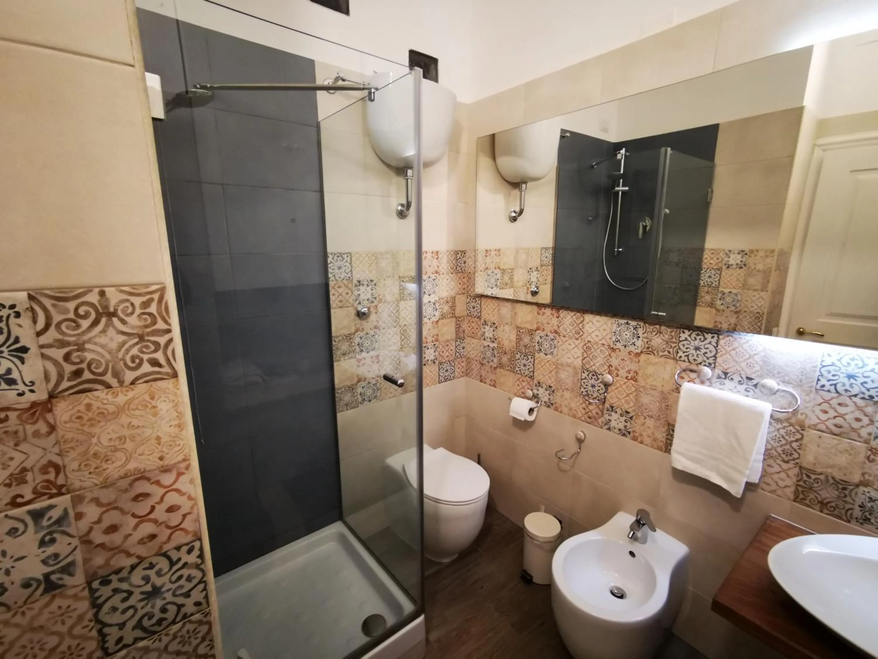 Shower in Bellezza Al Colosseo - B&B & Apts