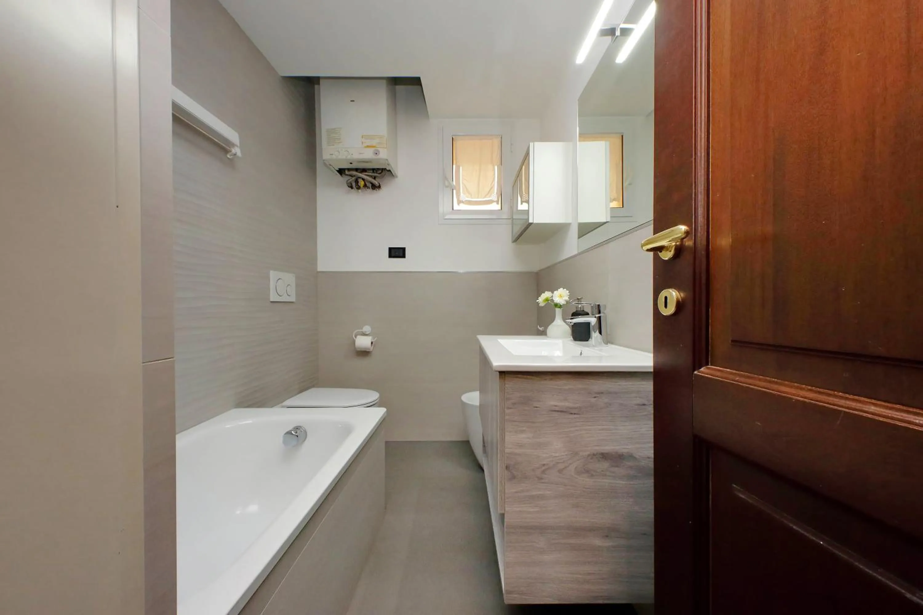 Bathroom in Bellezza Al Colosseo - B&B & Apts