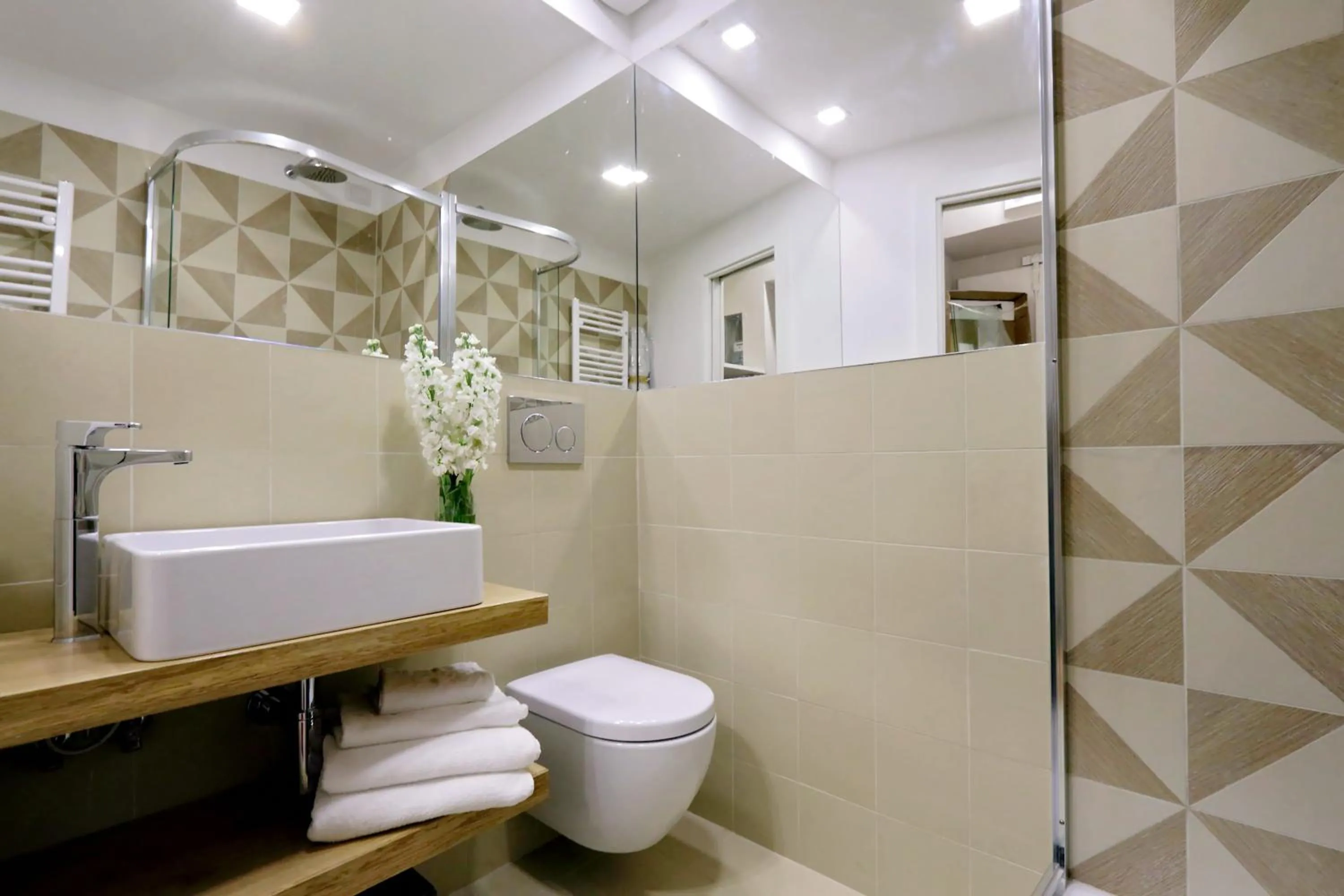 Shower in Bellezza Al Colosseo - B&B & Apts