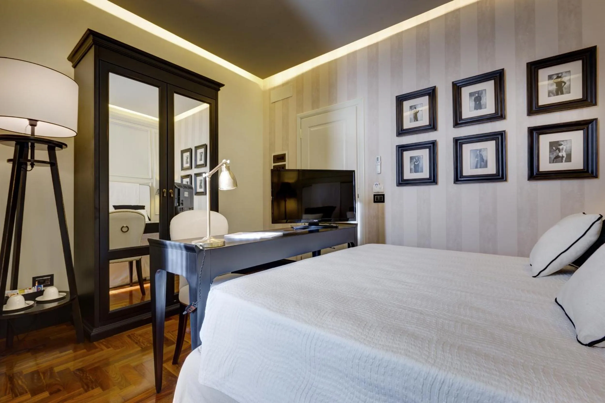 TV and multimedia, Bed in Bellezza Al Colosseo - B&B & Apts