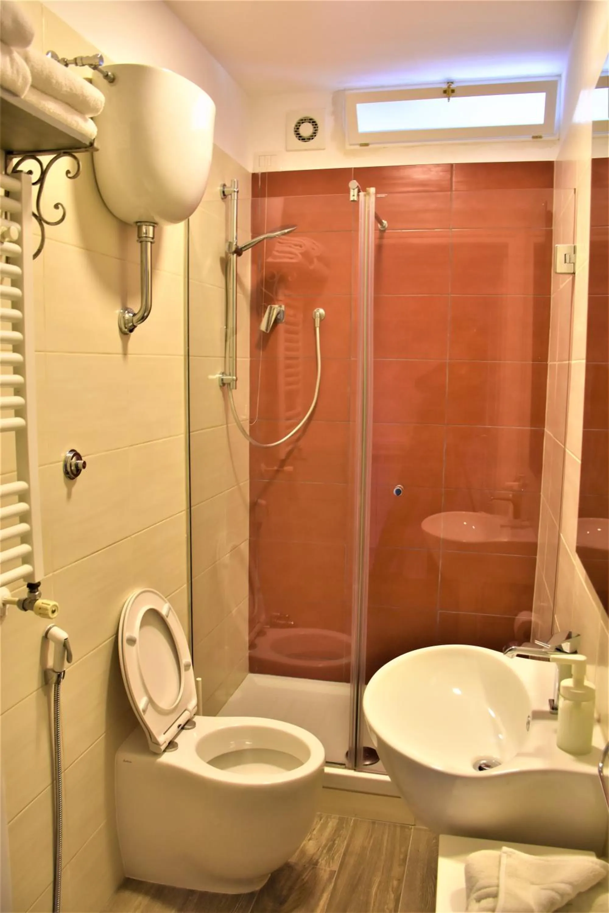 Shower in Bellezza Al Colosseo - B&B & Apts