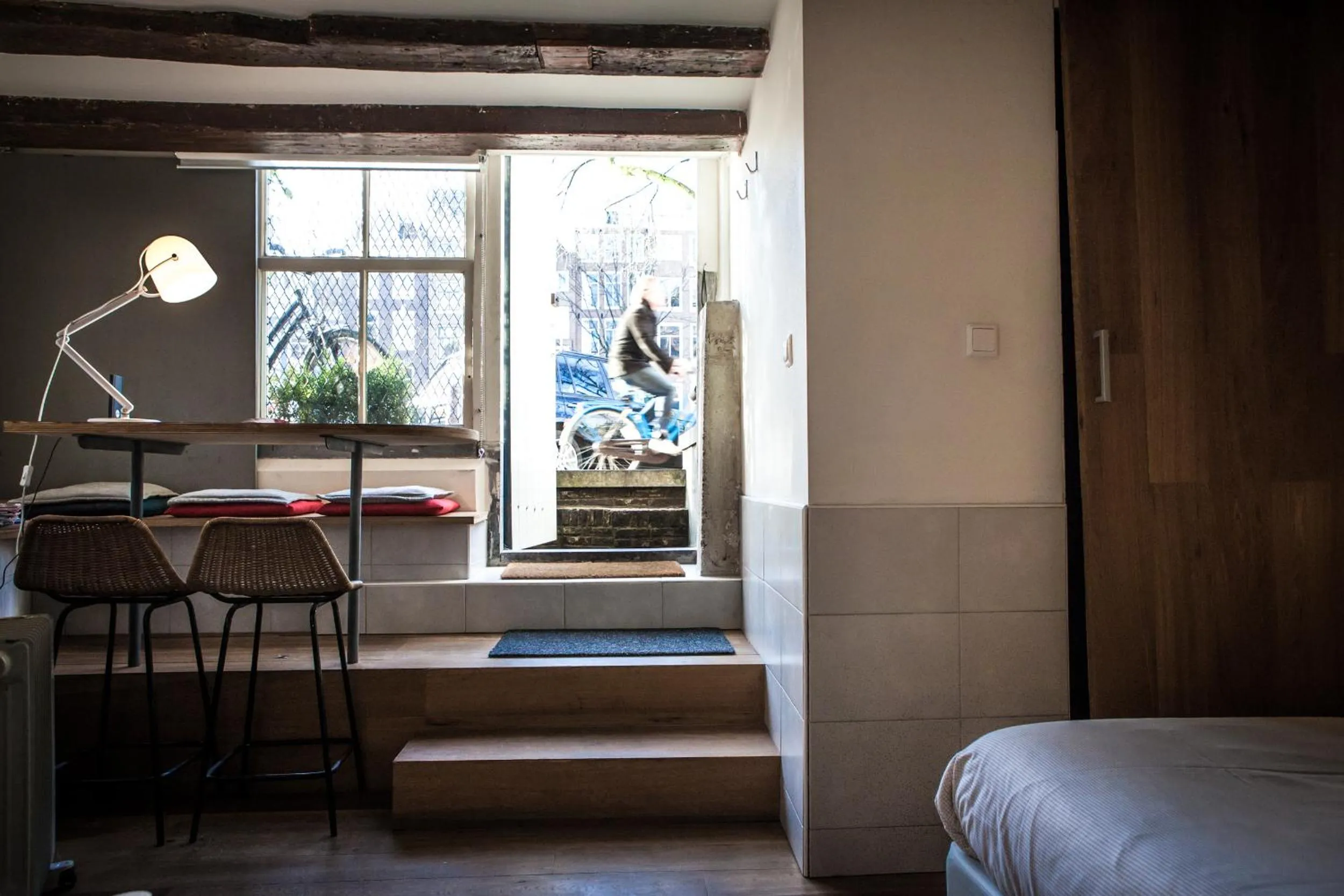 Seating area in B&B Singel Amsterdam Centre