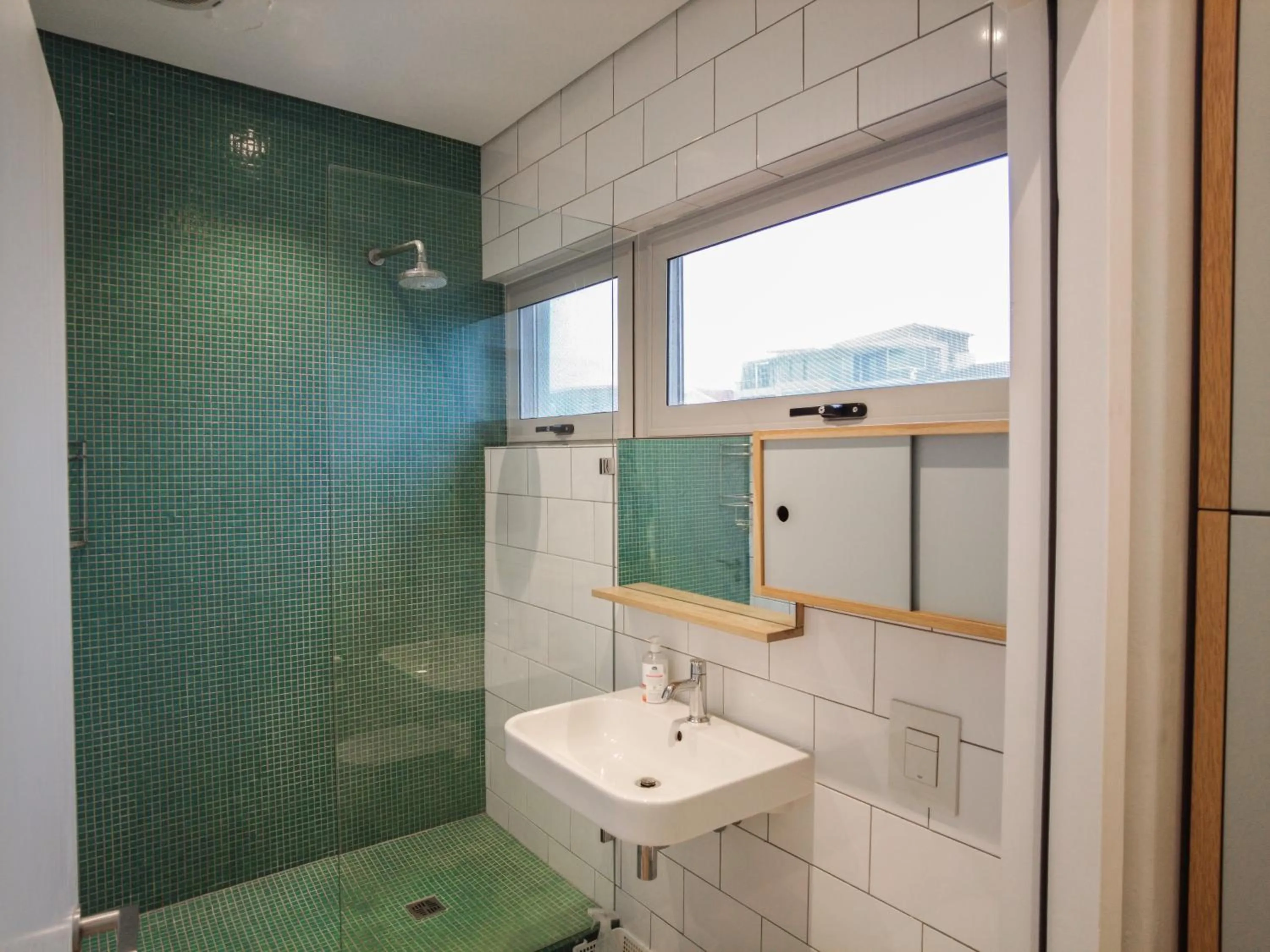 Shower in Bokkombaai