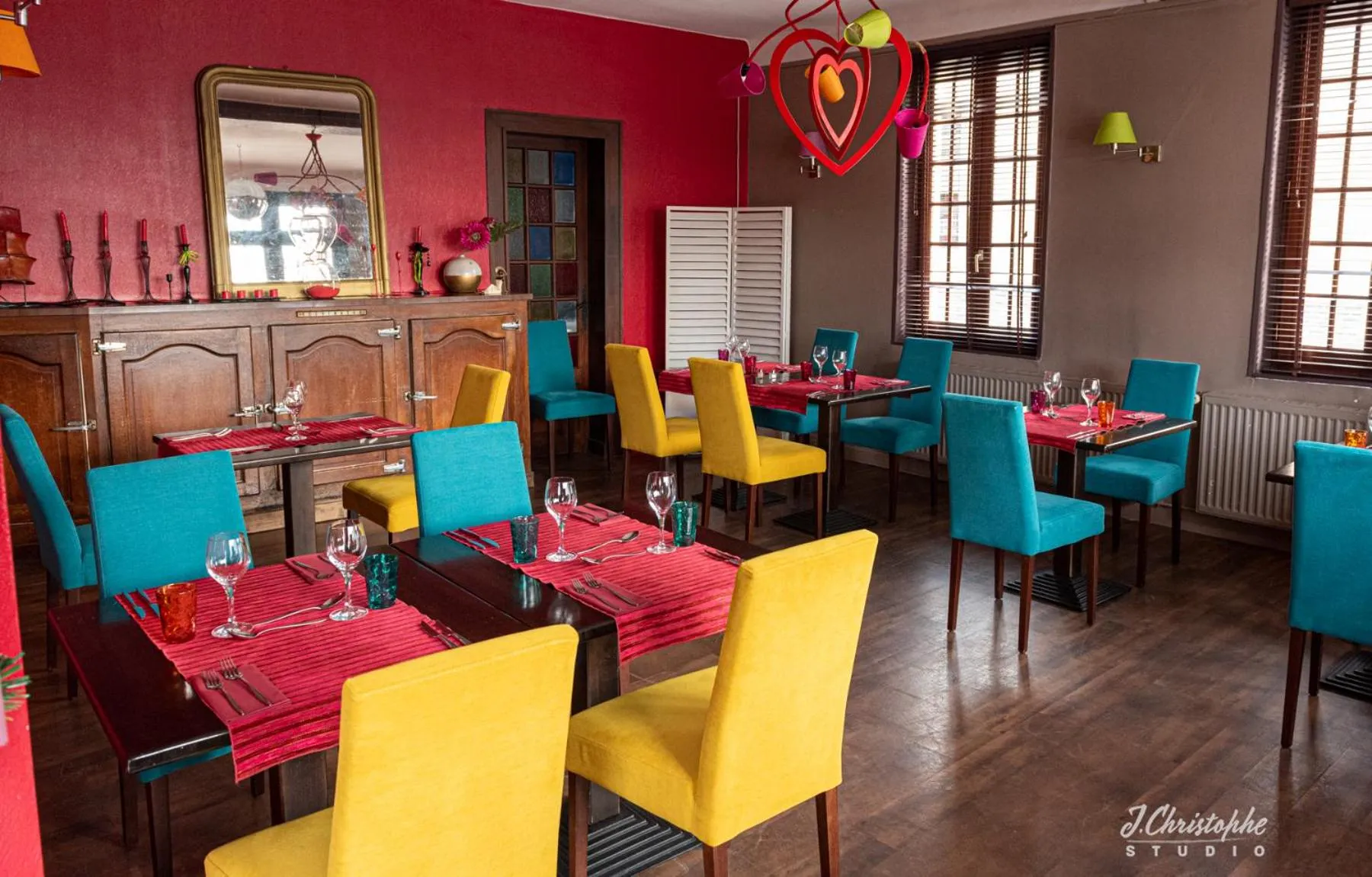 Restaurant/places to eat in Logis - Hotel & Restaurant La Corne d 'Abondance