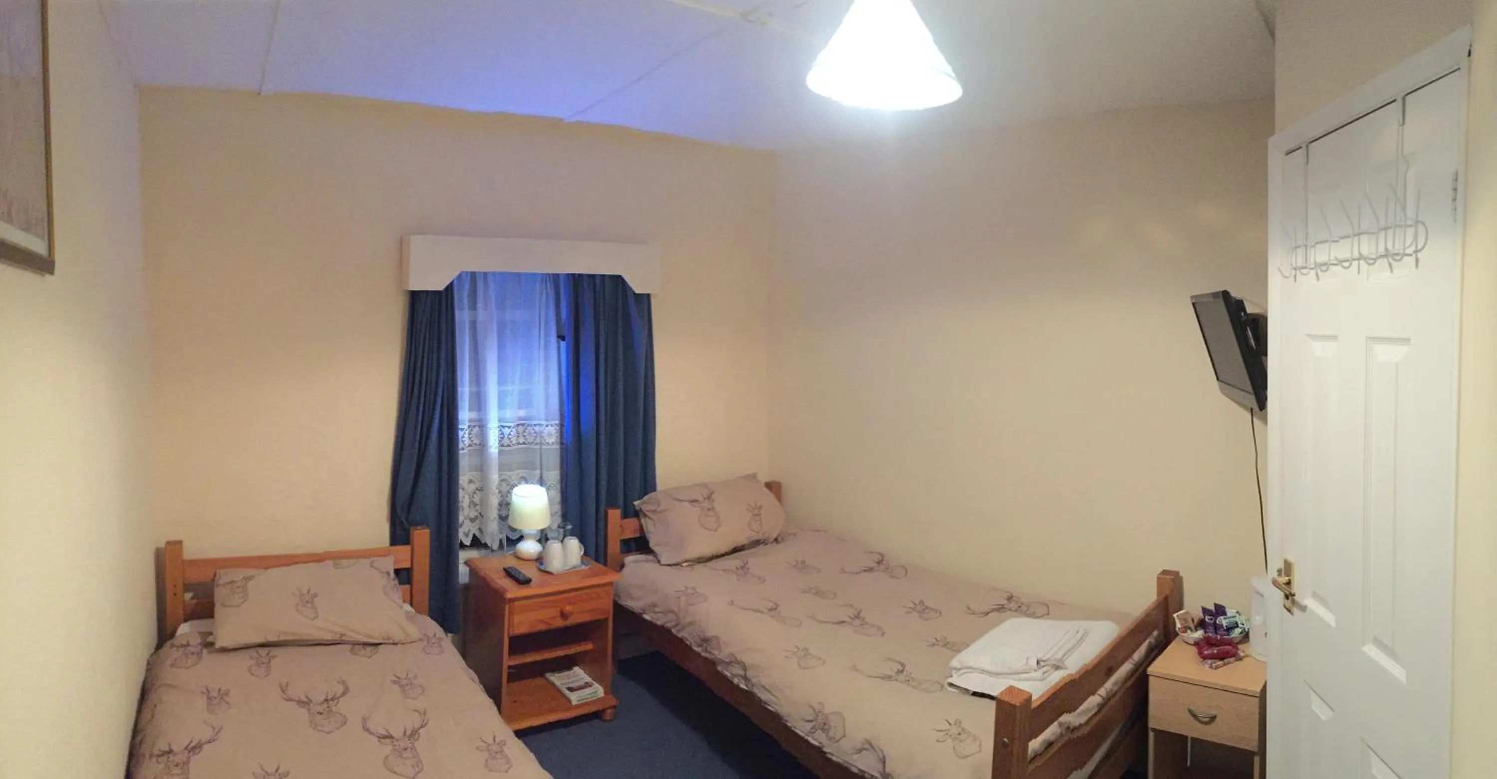 Bedroom in The White Hart Inn