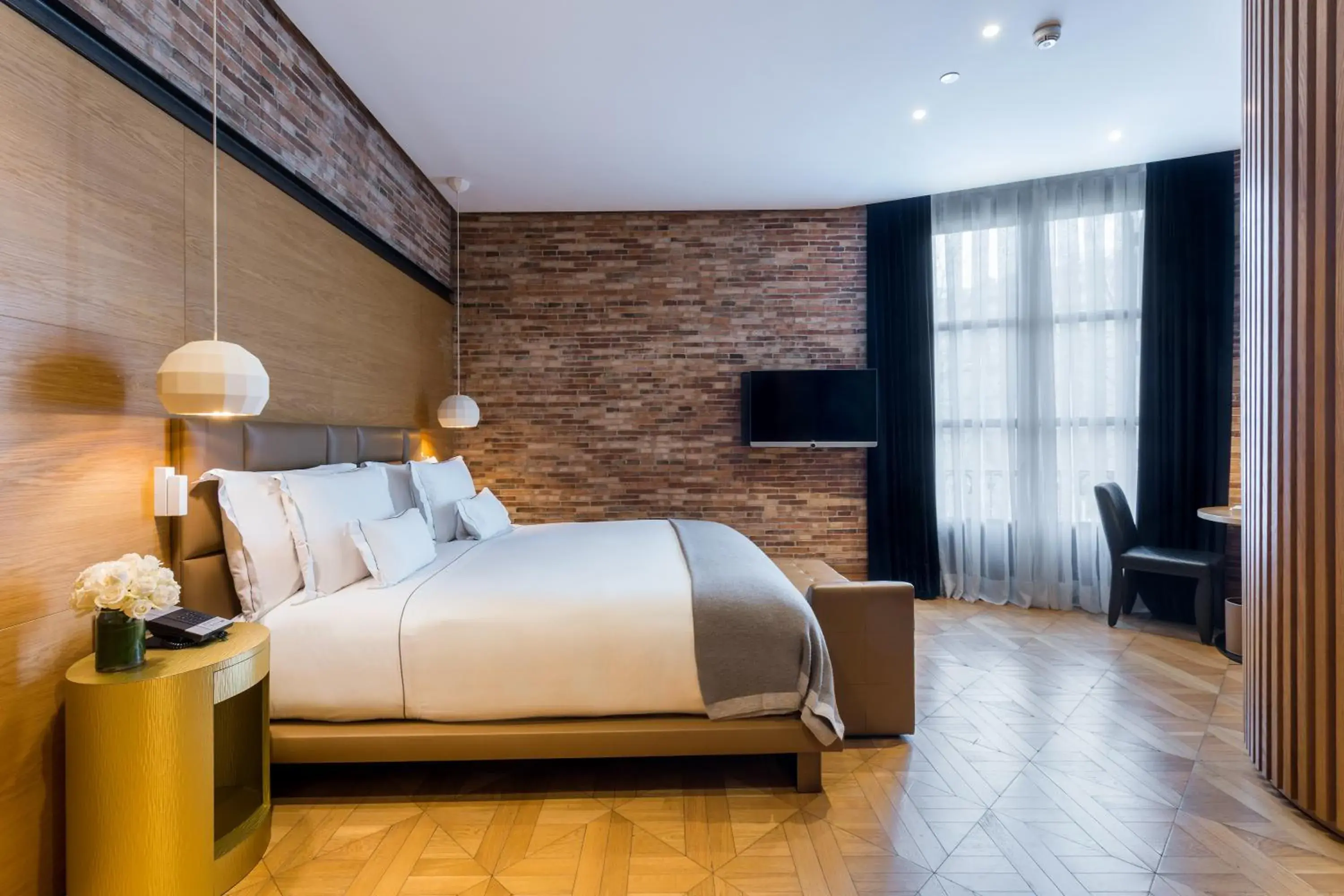 Suite with City View in Monument Hotel Suite with City View in Monument Hotel