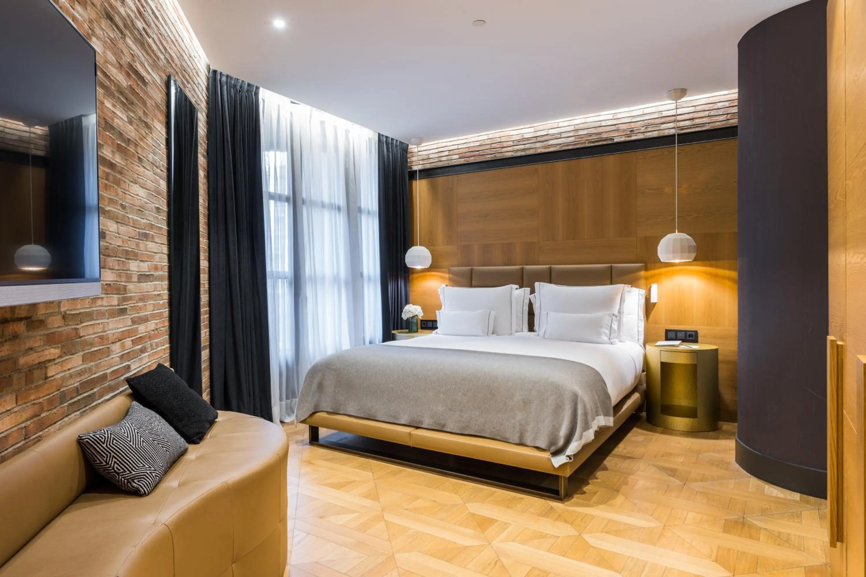 Photo of the whole room, Bed in Monument Hotel