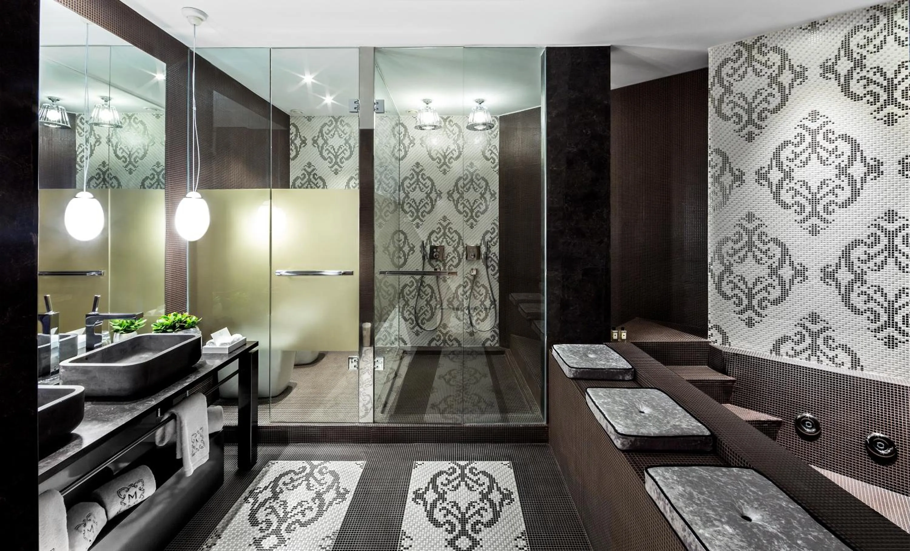 Toilet in Monument Hotel