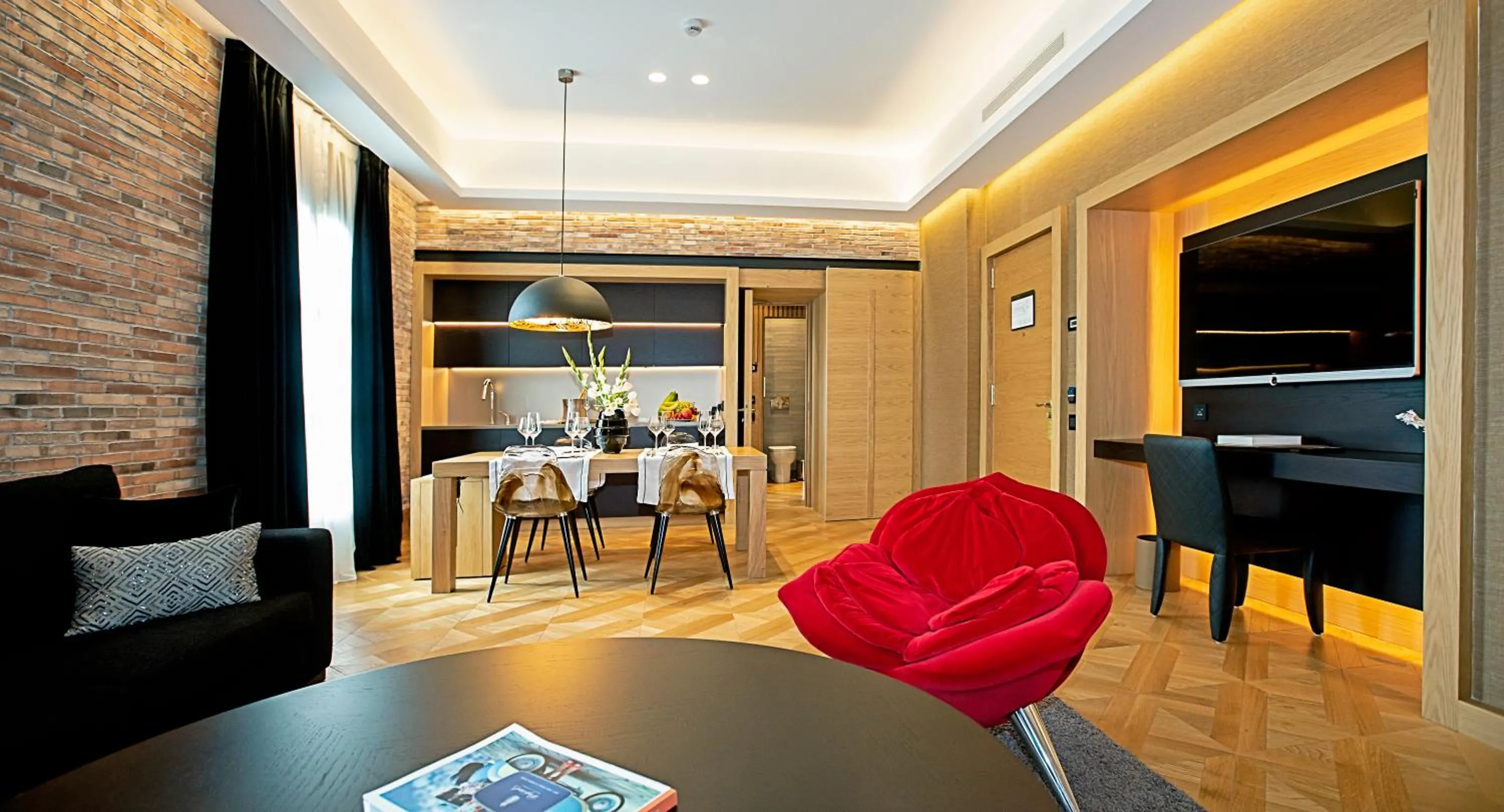 TV and multimedia in Monument Hotel