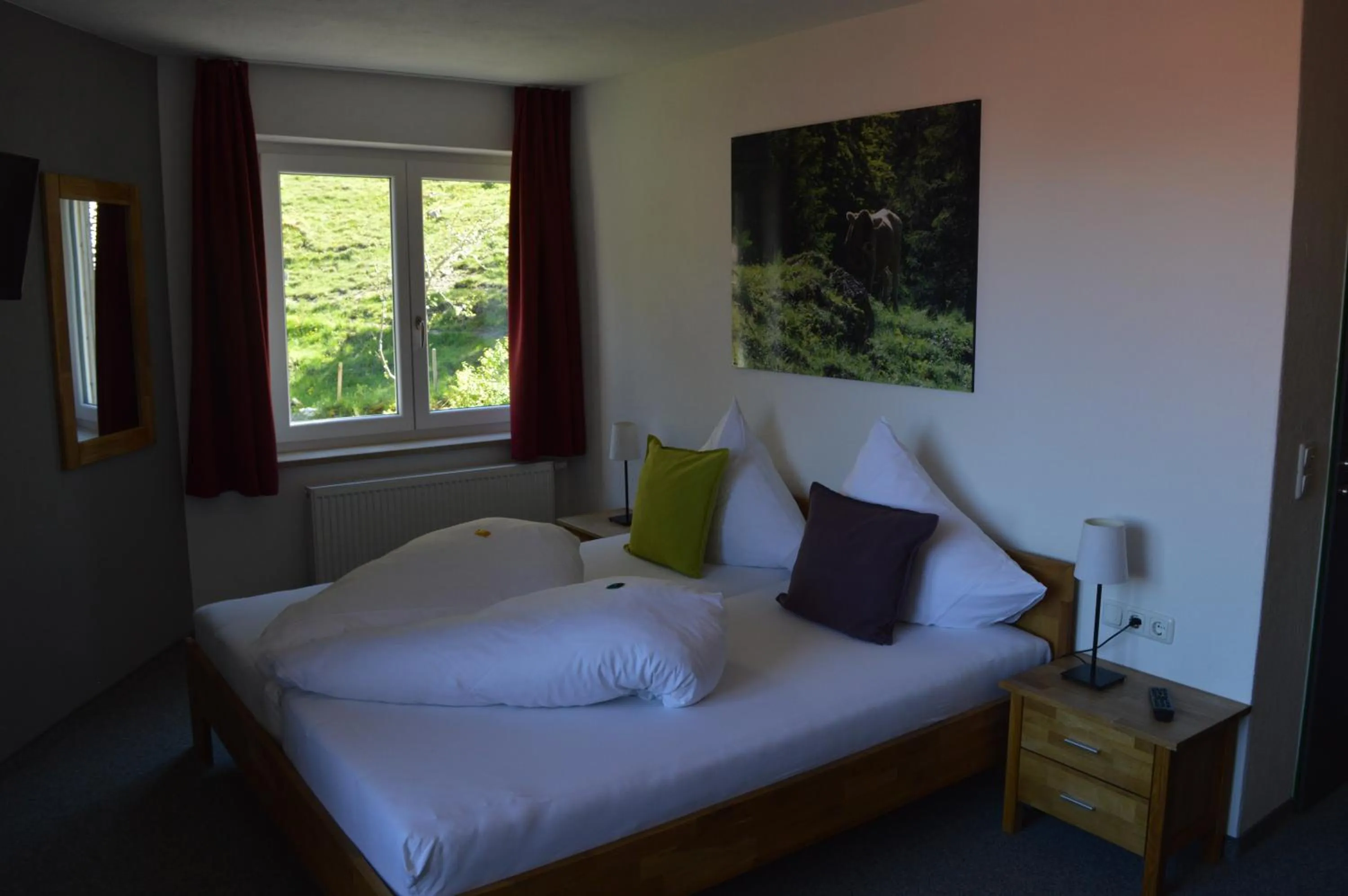 Photo of the whole room, Bed in Grüner Hut - DEIN BERGHOTEL