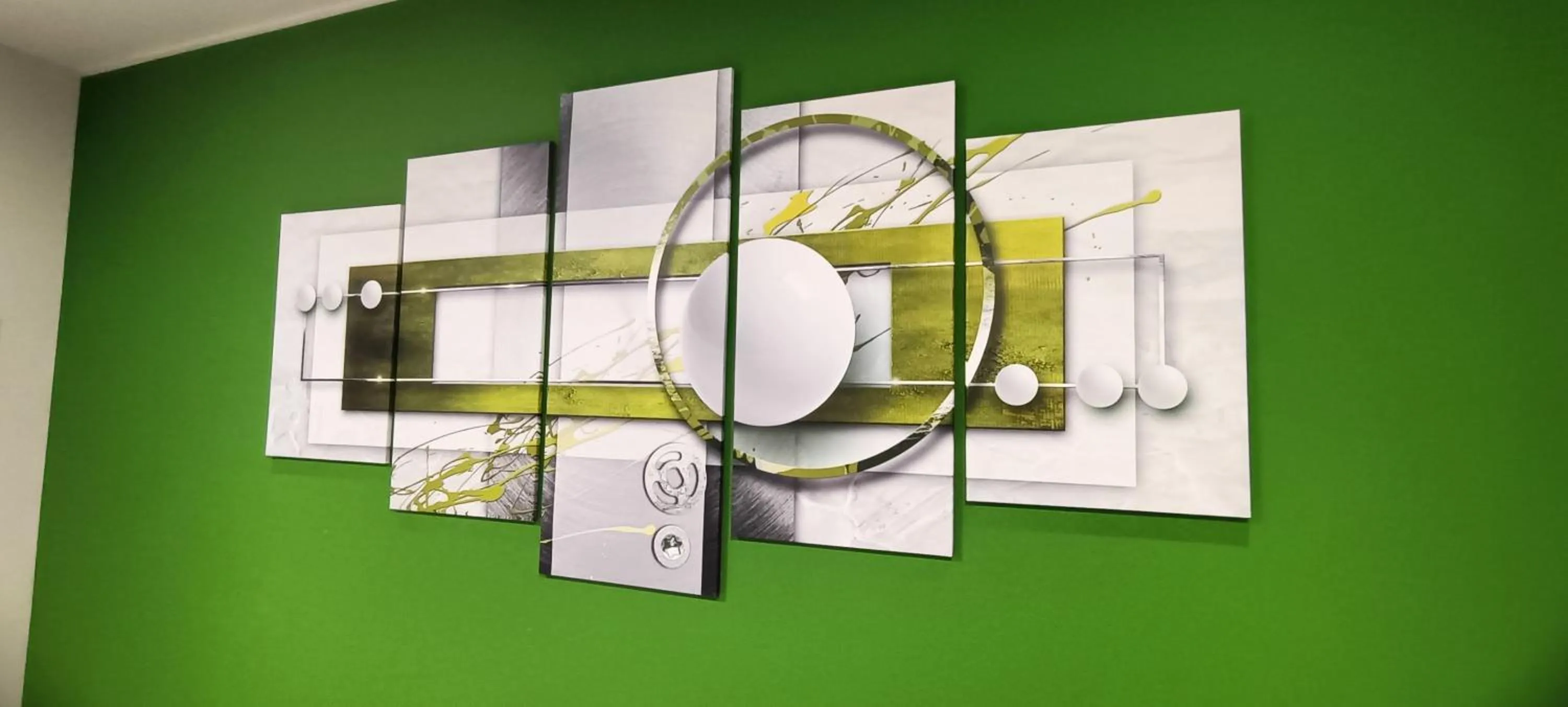 Decorative detail in Millaenya Inn