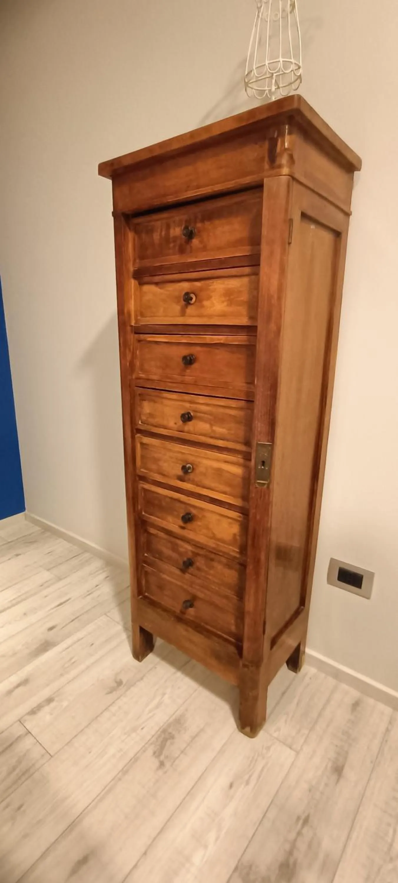 wardrobe in Millaenya Inn