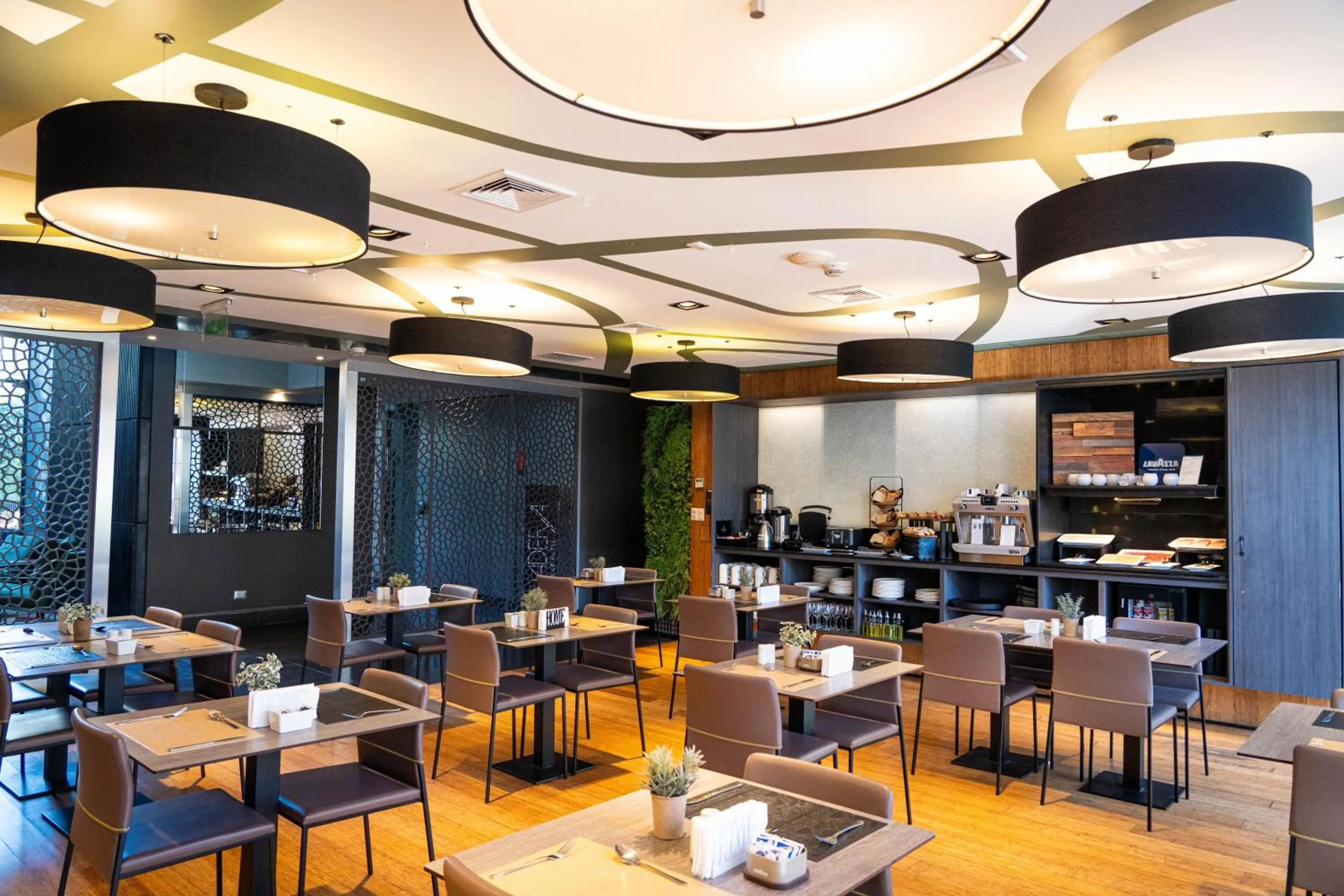 Restaurant/places to eat in Ladera Boutique Hotel