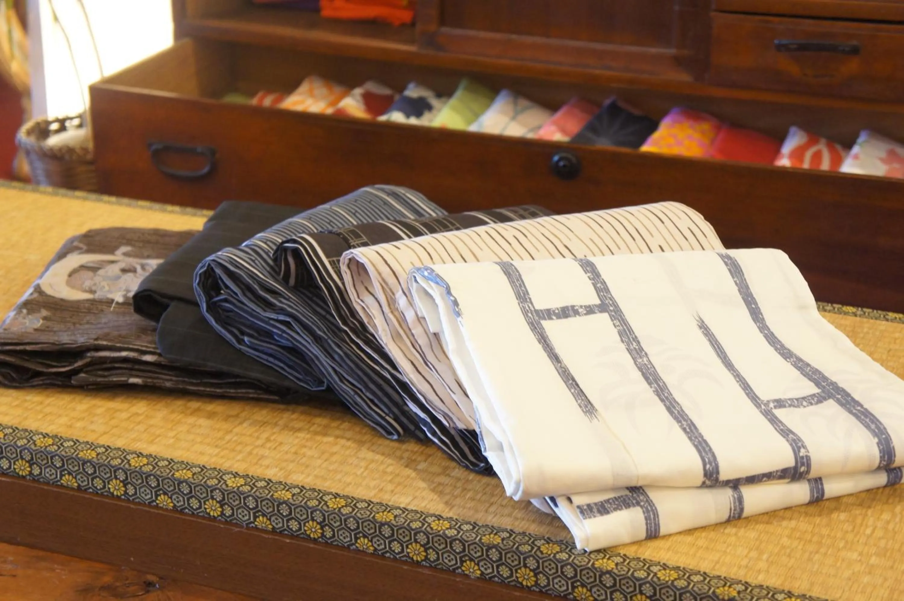 On-site shops in Mihokan