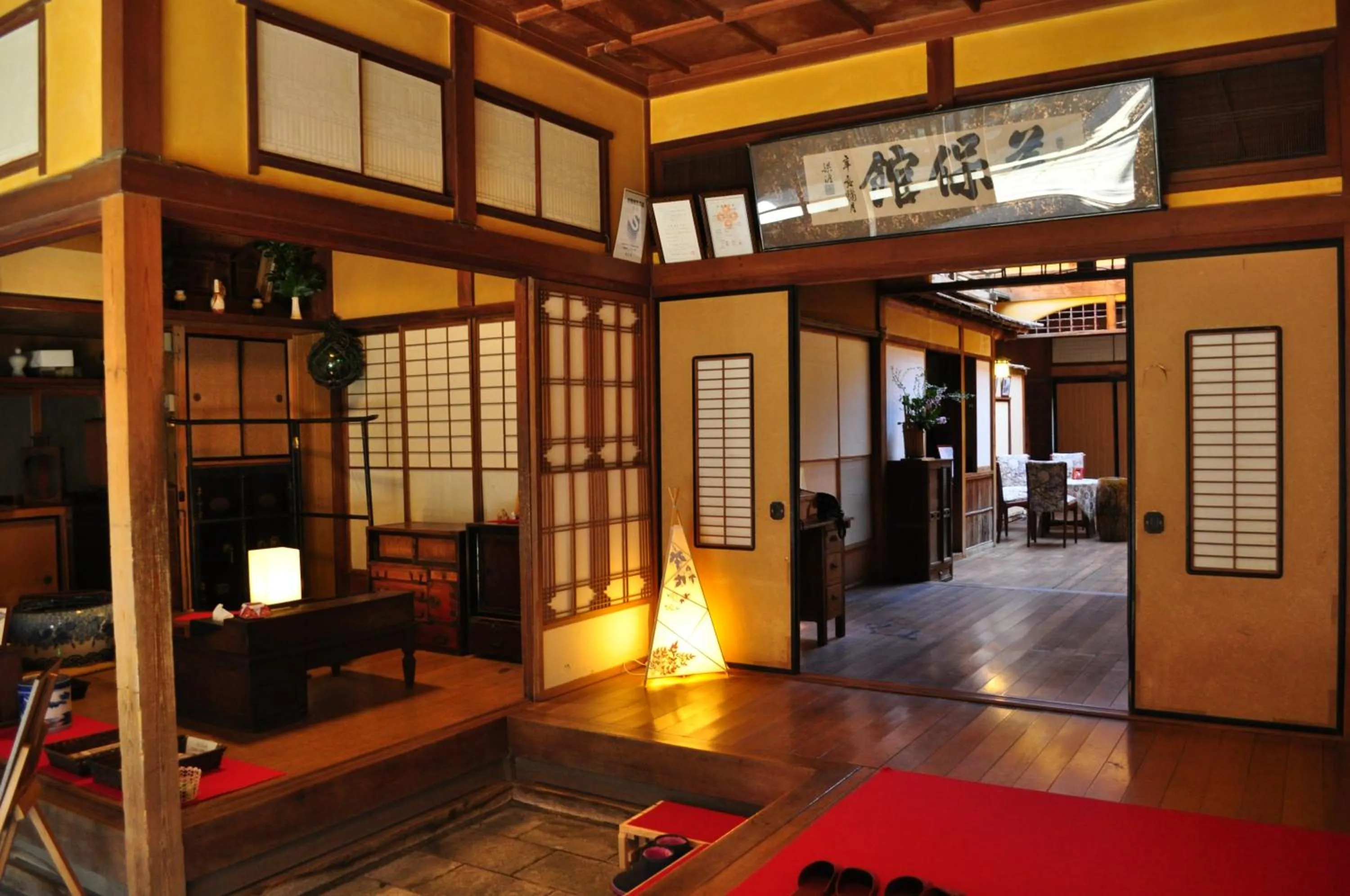 Restaurant/places to eat in Mihokan