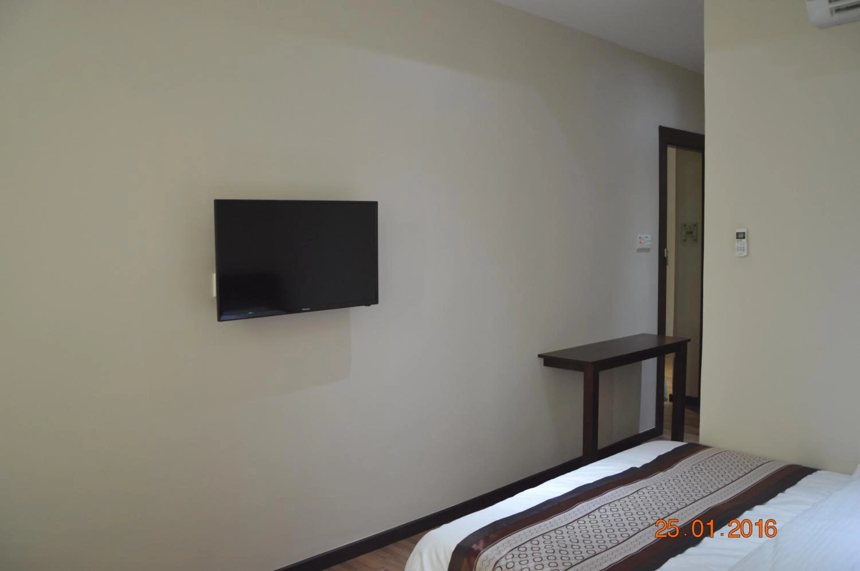 Bed in Qu Lin Resident