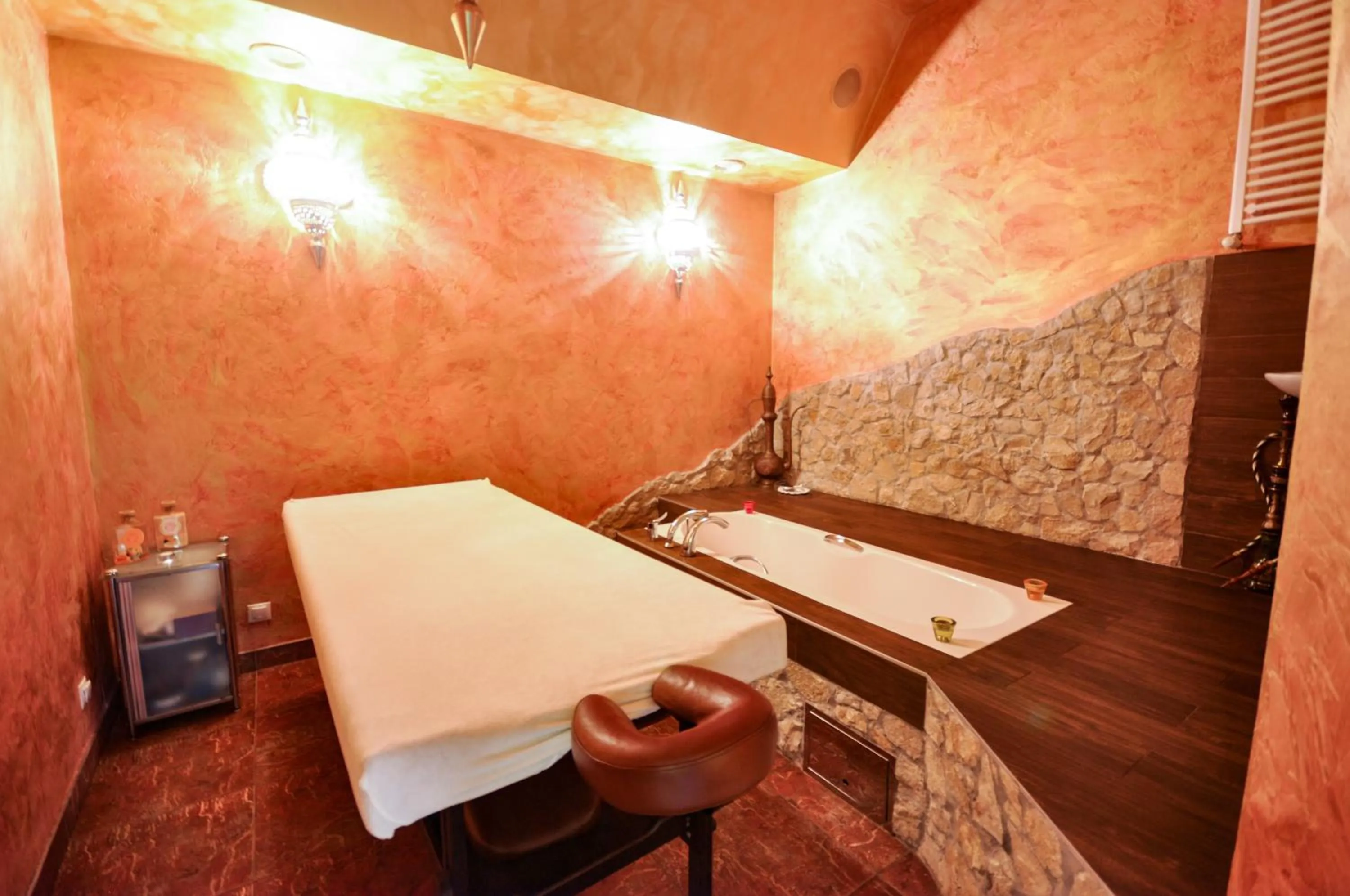 Massage in Hotel Trzy Światy Spa & Wellness Rajska WySpa