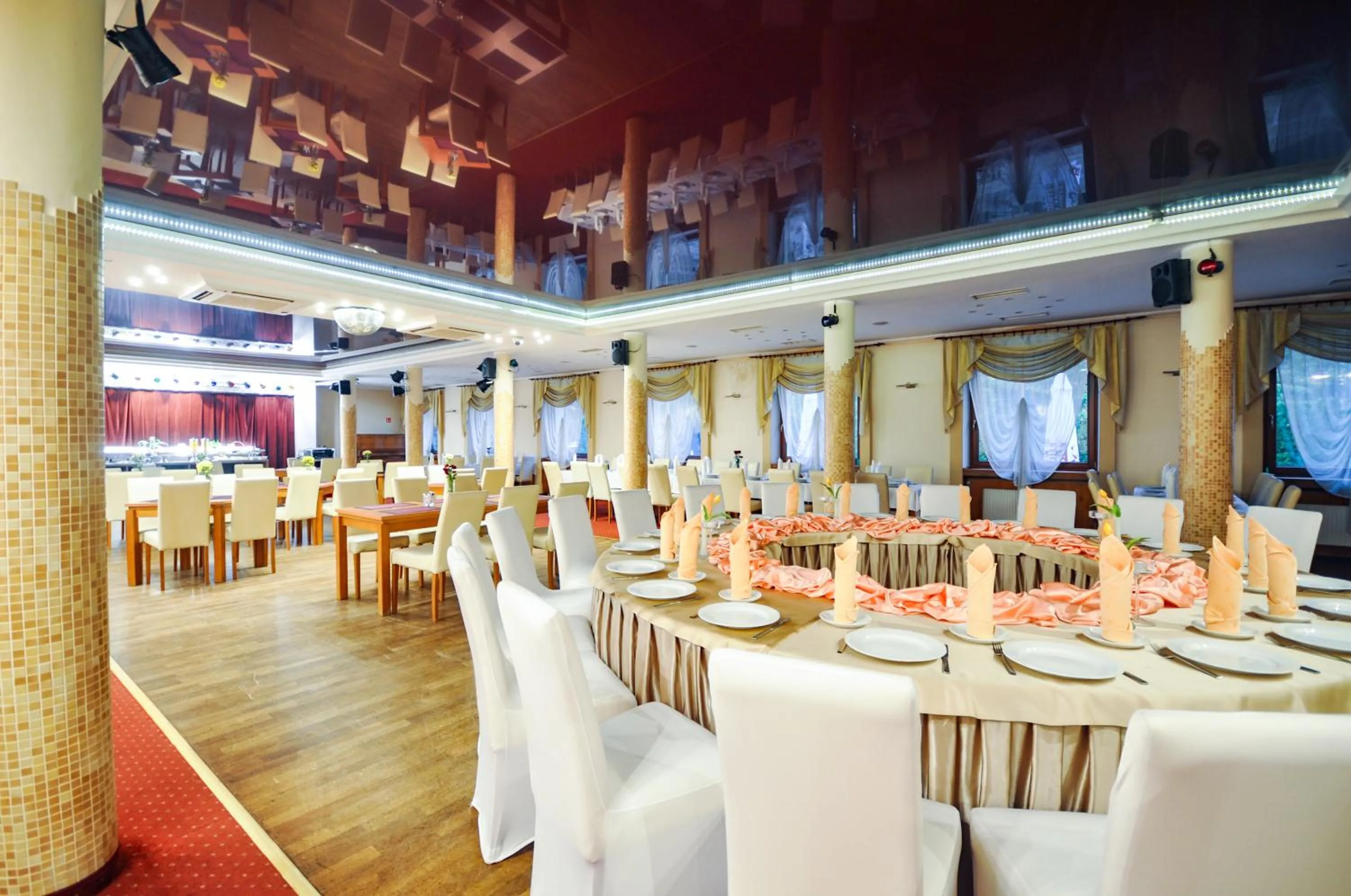 Restaurant/places to eat in Hotel Trzy Światy Spa & Wellness Rajska WySpa