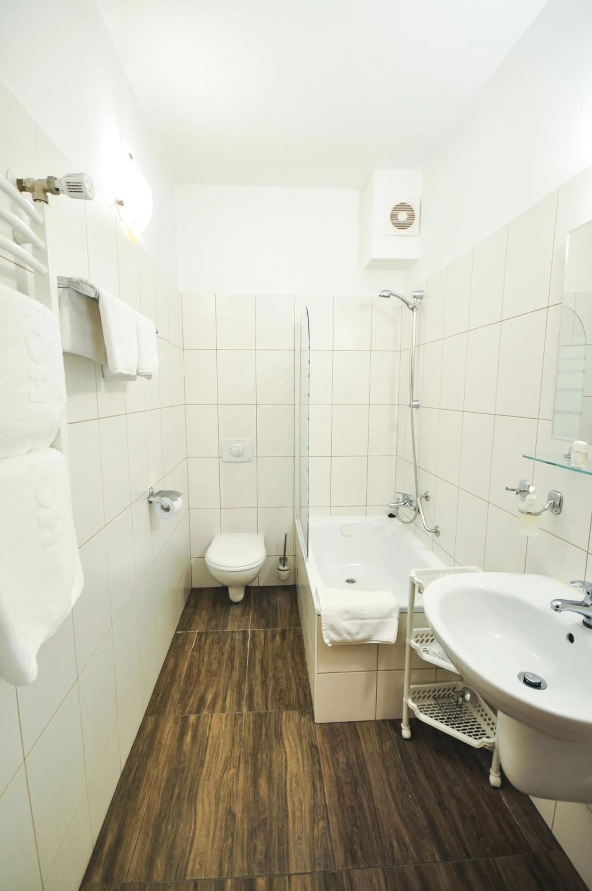 Bathroom in Hotel Trzy Światy Spa & Wellness Rajska WySpa