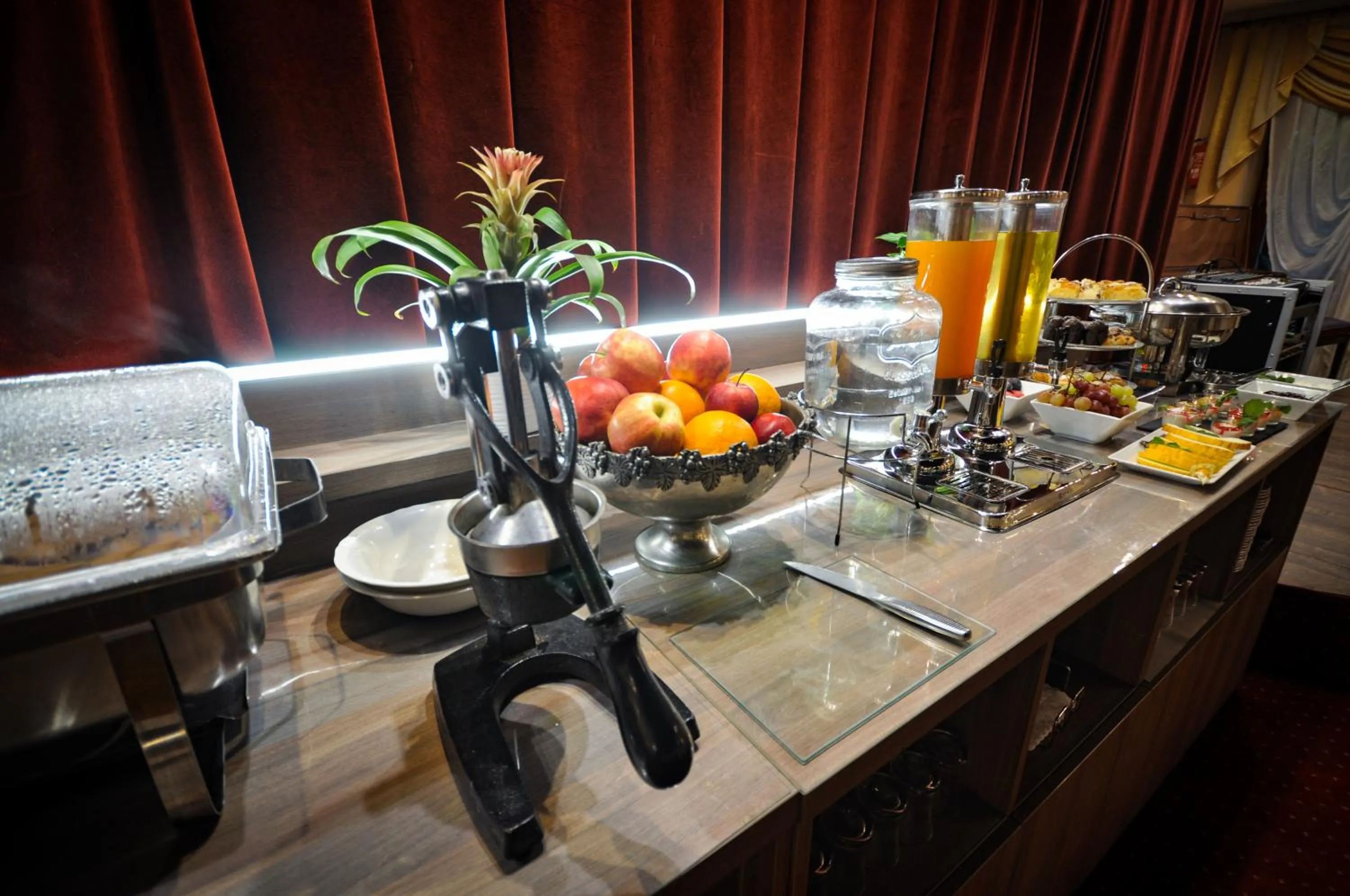 Buffet breakfast in Hotel Trzy Światy Spa & Wellness Rajska WySpa