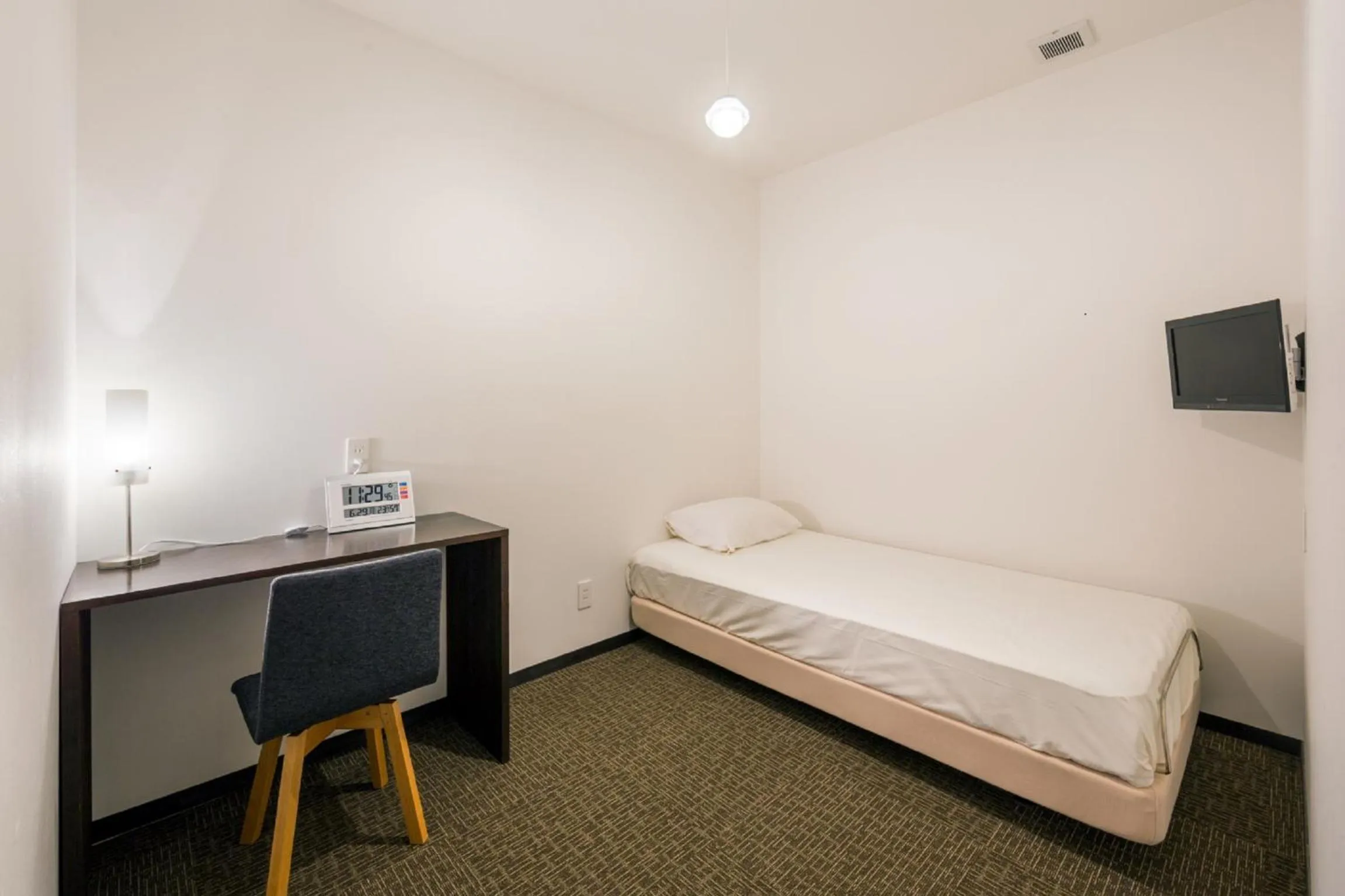 Photo of the whole room, Bed in Capsule Hotel Cube Hiroshima