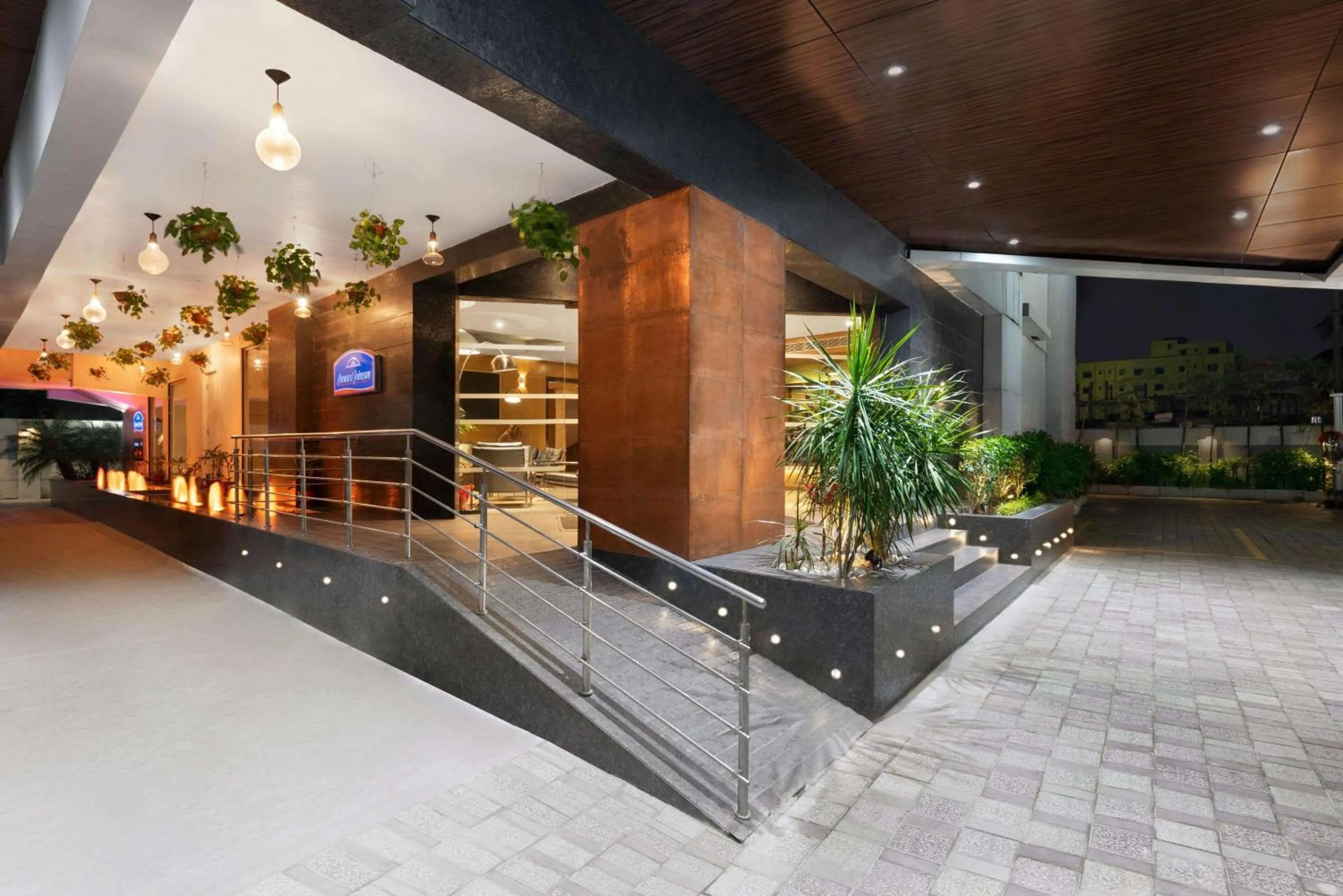 Property building in Howard Johnson by Wyndham, Kolkata Airport