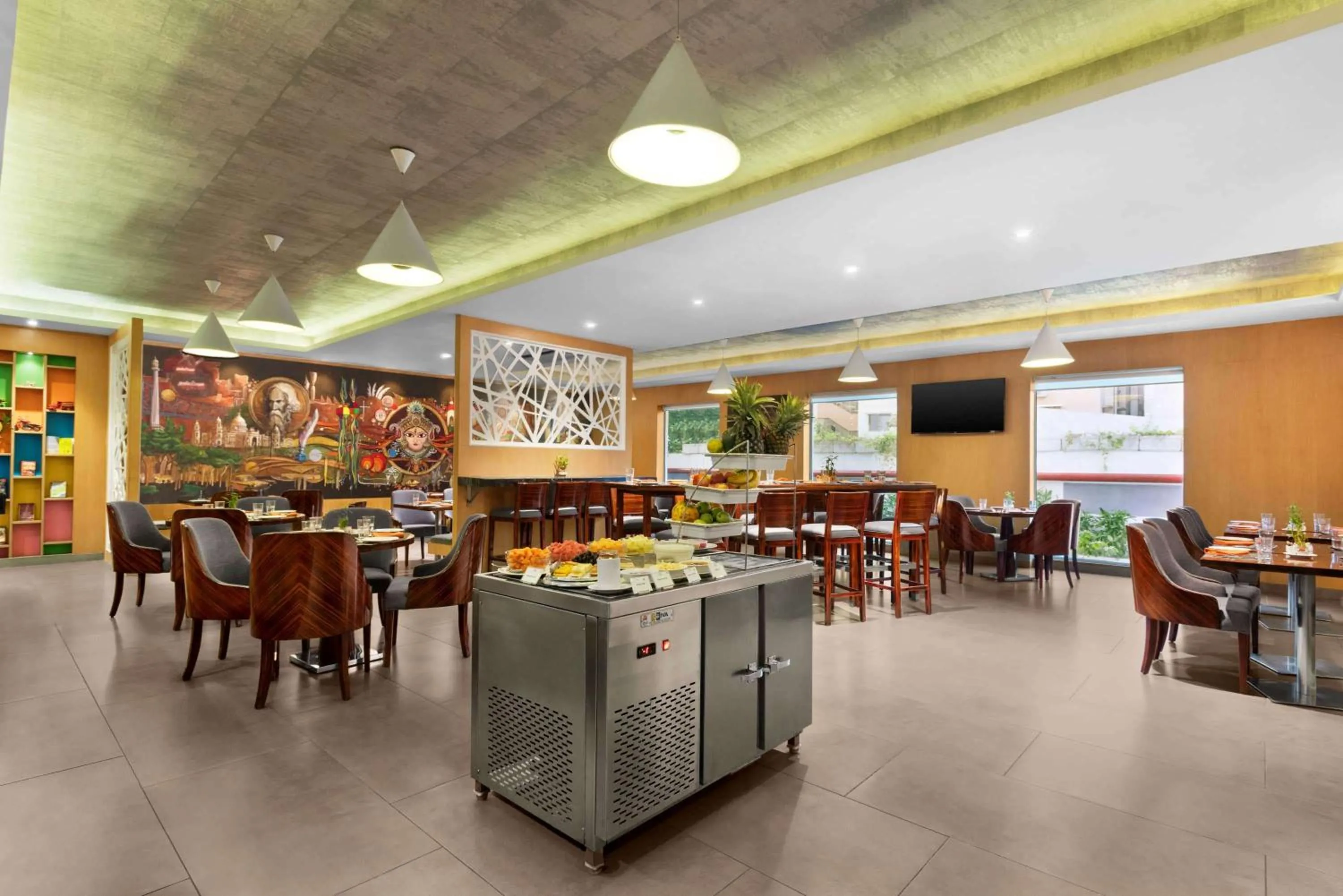 Restaurant/places to eat in Howard Johnson by Wyndham, Kolkata Airport