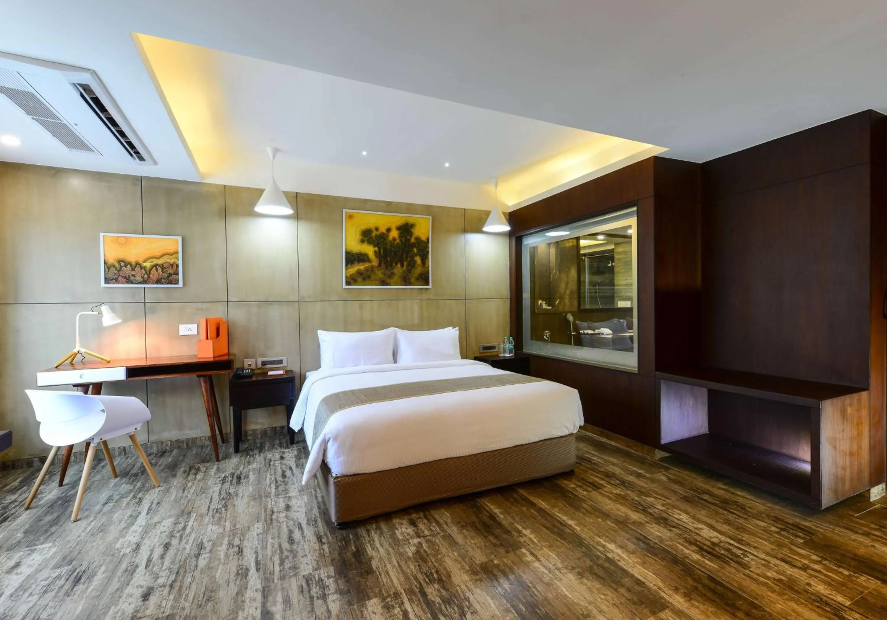 Photo of the whole room, Bed in Howard Johnson by Wyndham, Kolkata Airport