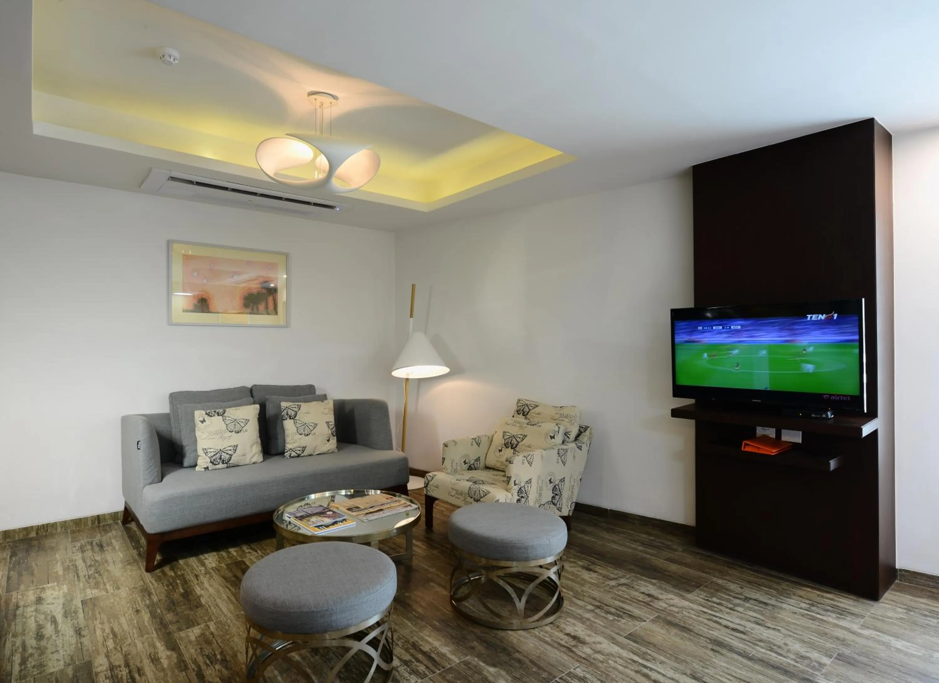 Seating area in Howard Johnson by Wyndham, Kolkata Airport