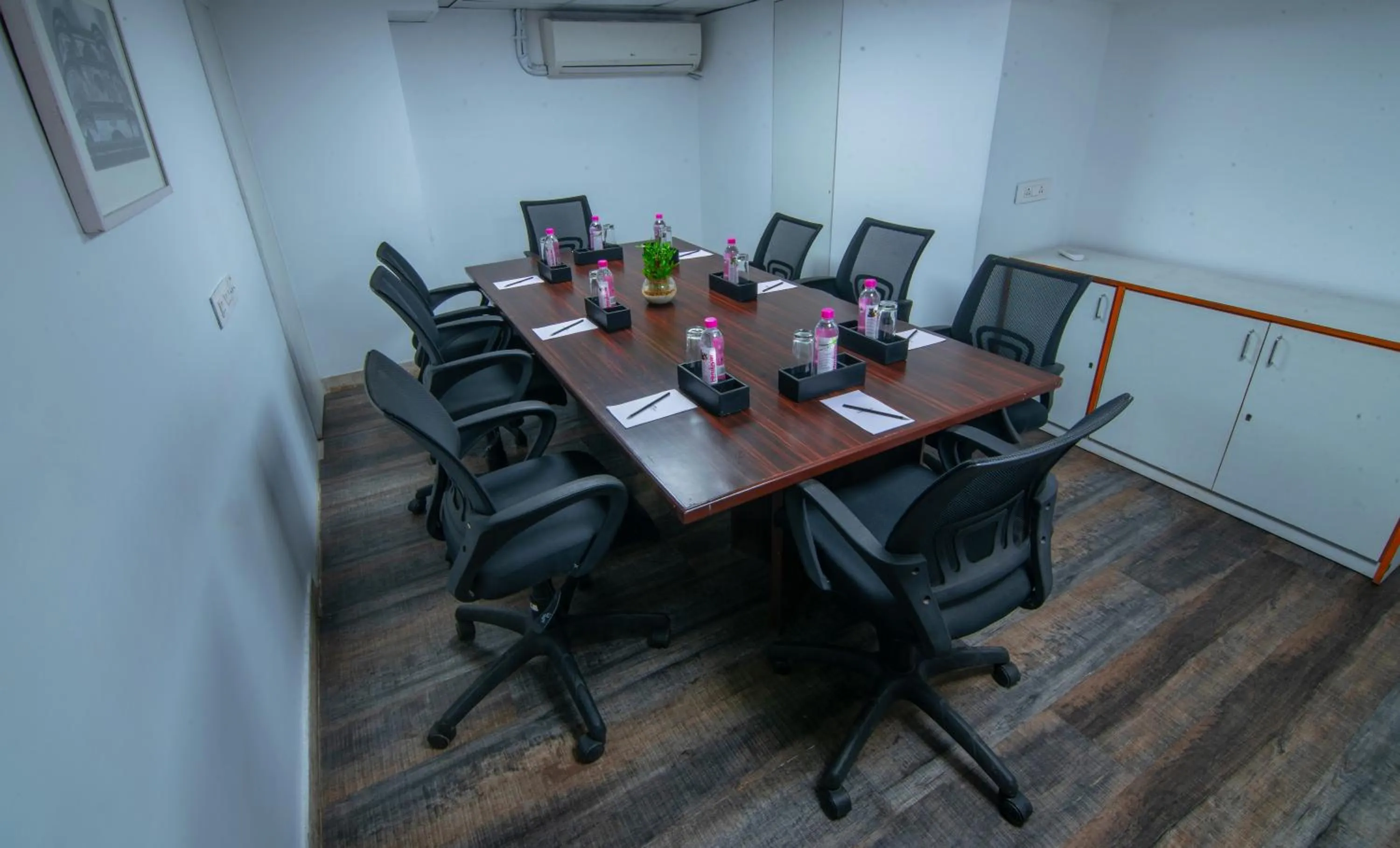 Banquet/Function facilities in Howard Johnson by Wyndham, Kolkata Airport