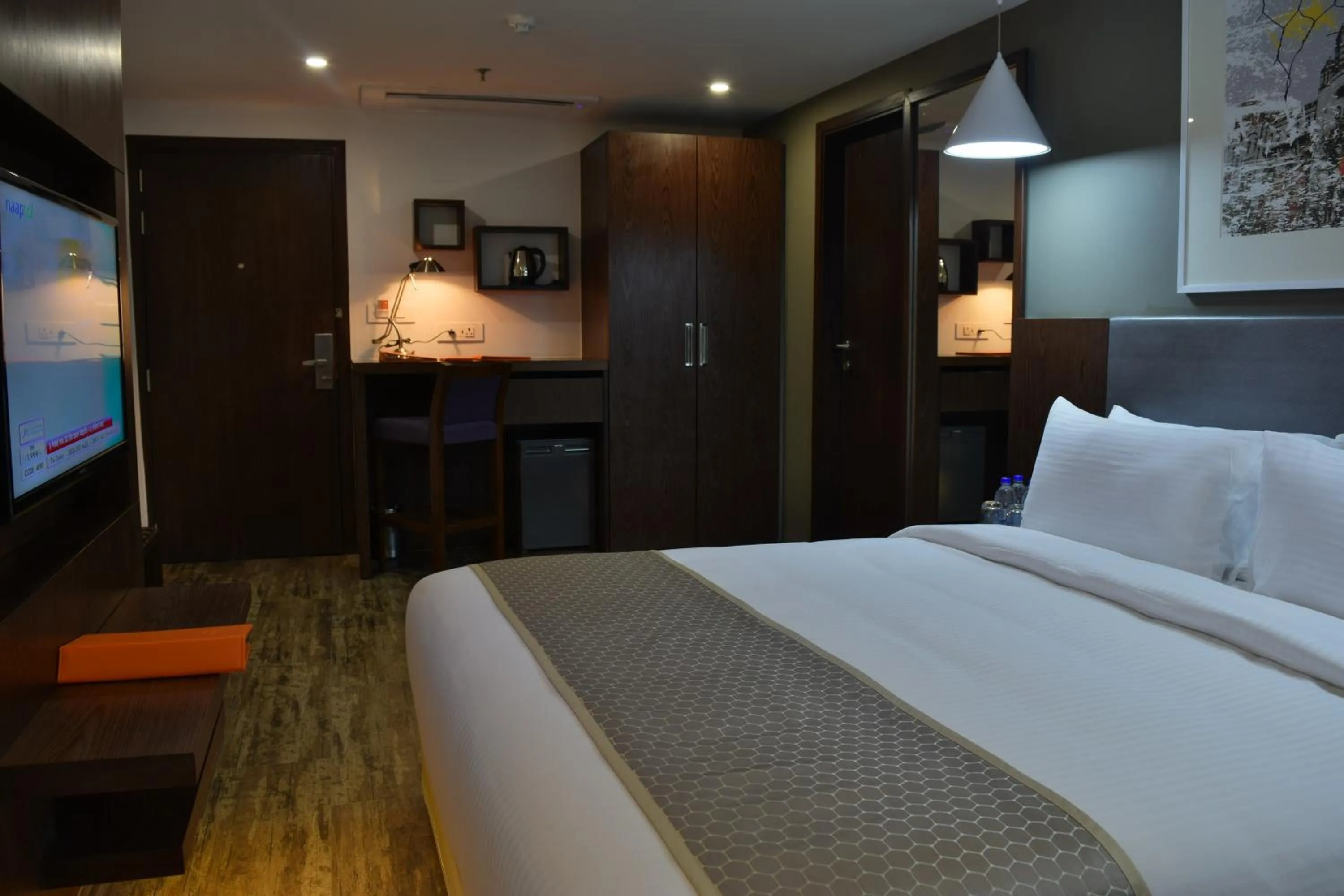 Bed in Howard Johnson by Wyndham, Kolkata Airport