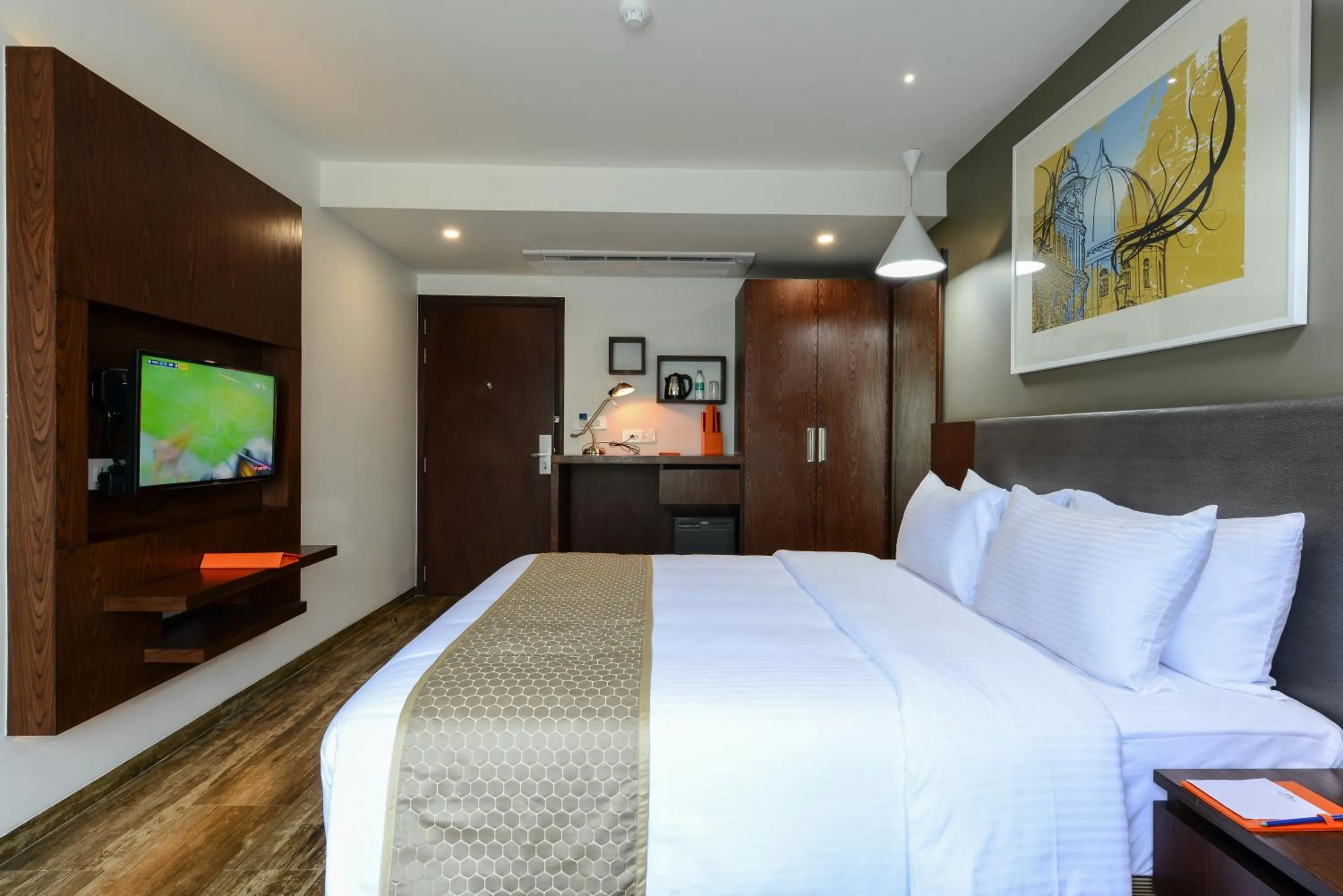 Bed in Howard Johnson by Wyndham, Kolkata Airport