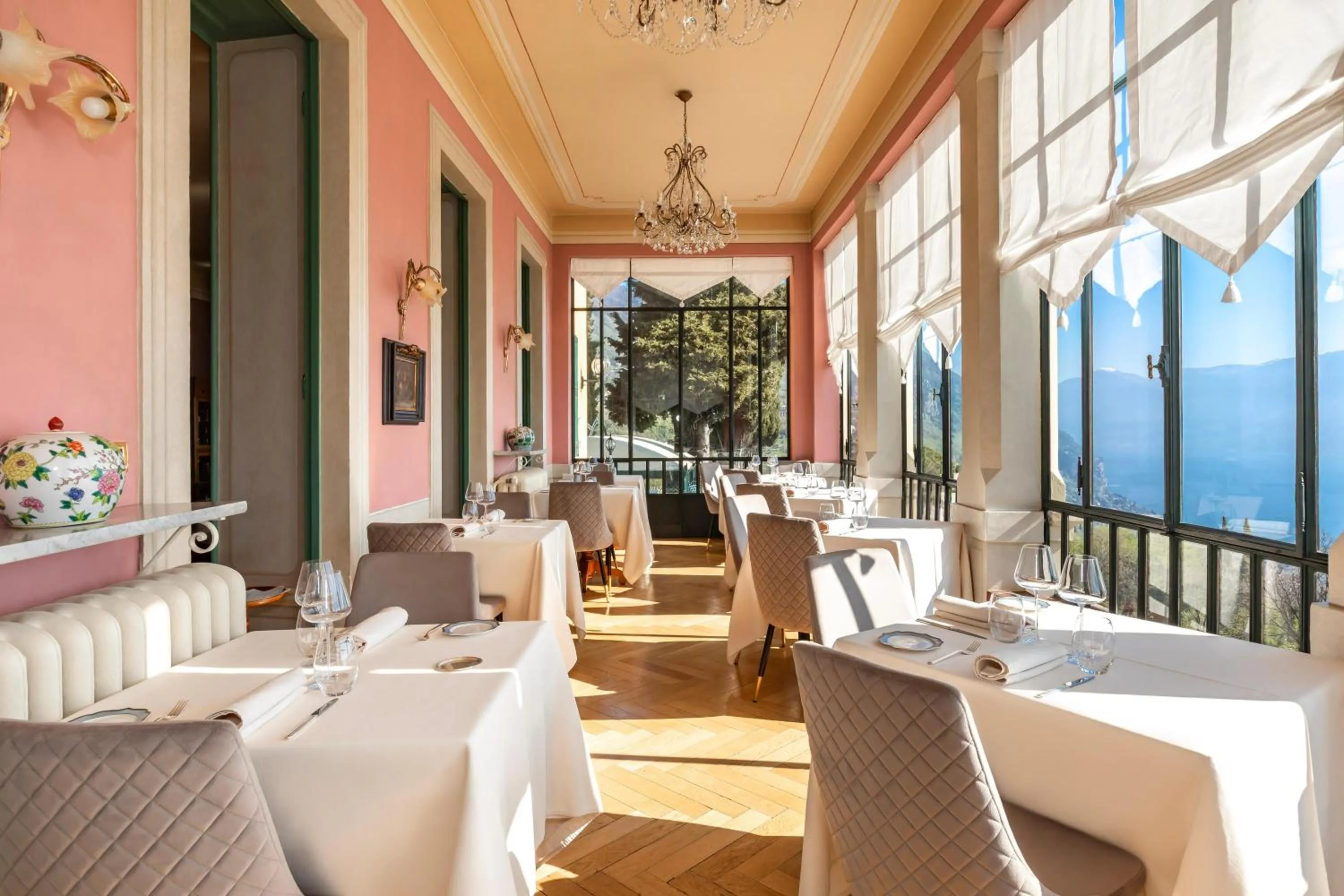 Restaurant/places to eat in Boutique Hotel Villa Sostaga