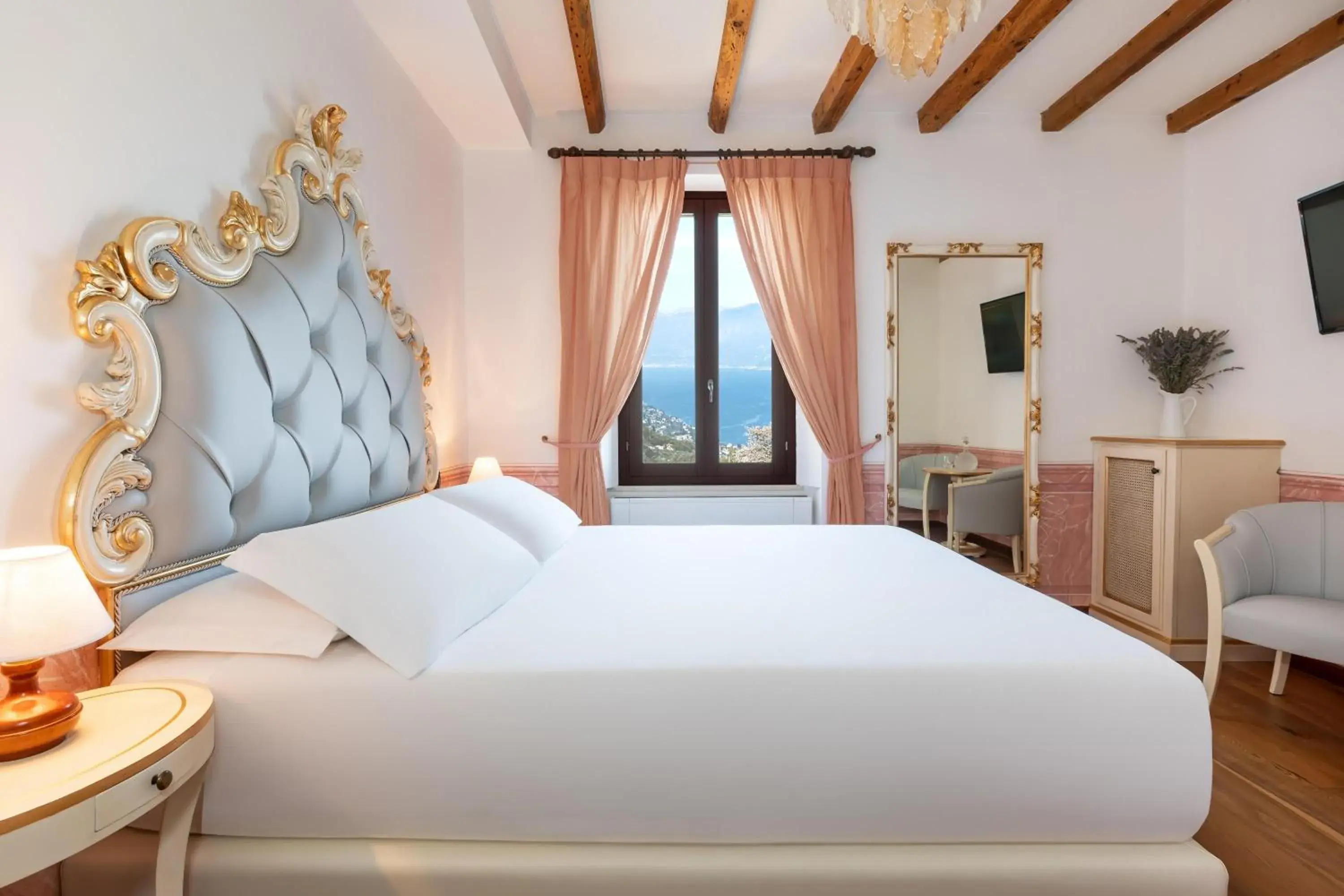 Classic Double Room with Lake View - Annex in Boutique Hotel Villa Sostaga Classic Double Room with Lake View - Annex in Boutique Hotel Villa Sostaga